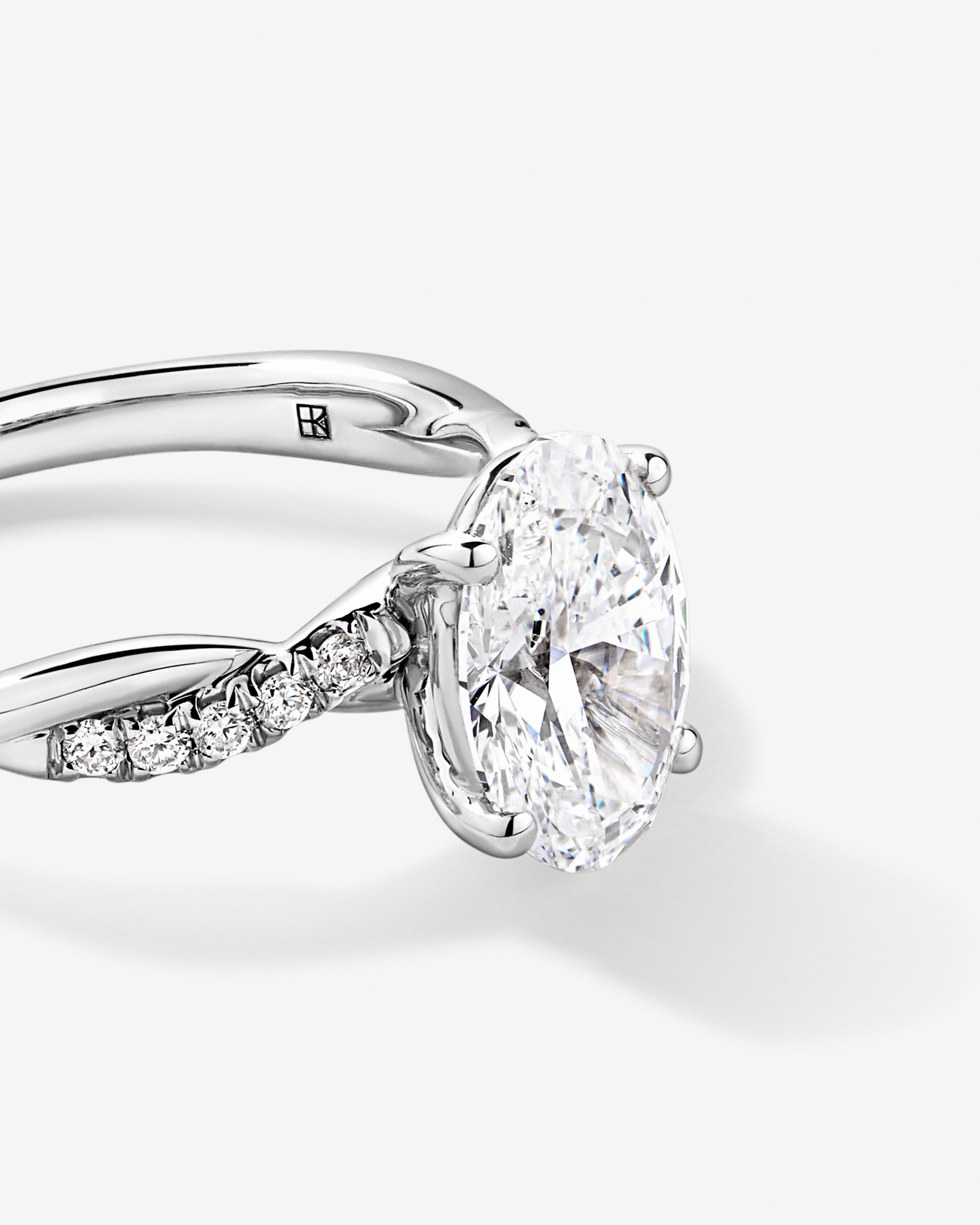 2.10TW Oval Laboratory-Grown Diamond Twist Engagement Ring 14kt White Gold