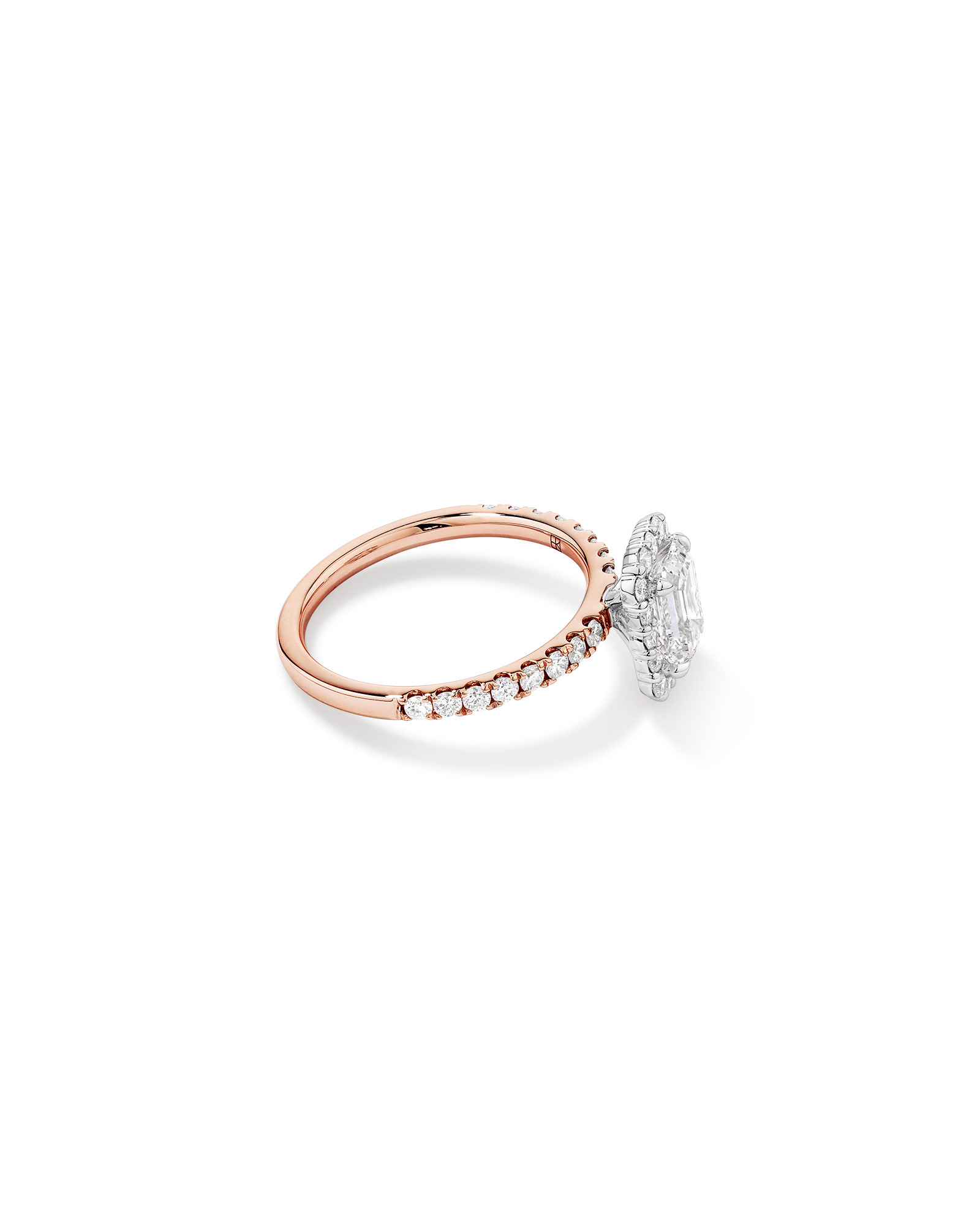 Bague de fiançailles en halo de diamants cultivés en laboratoire TW taille émeraude de 1,78 carat en or rose et blanc 14 carats