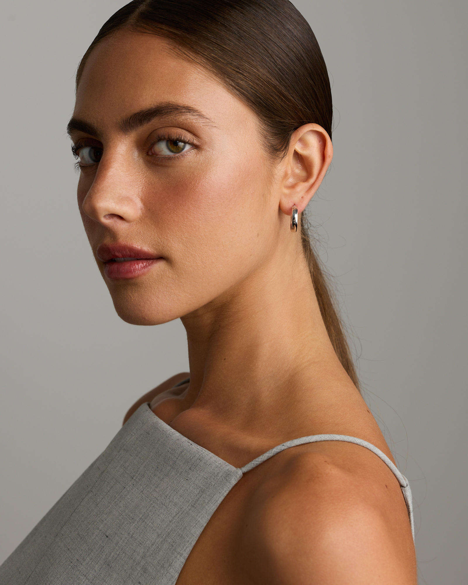 15mm Flat Round Hoop Earrings in 10kt White Gold