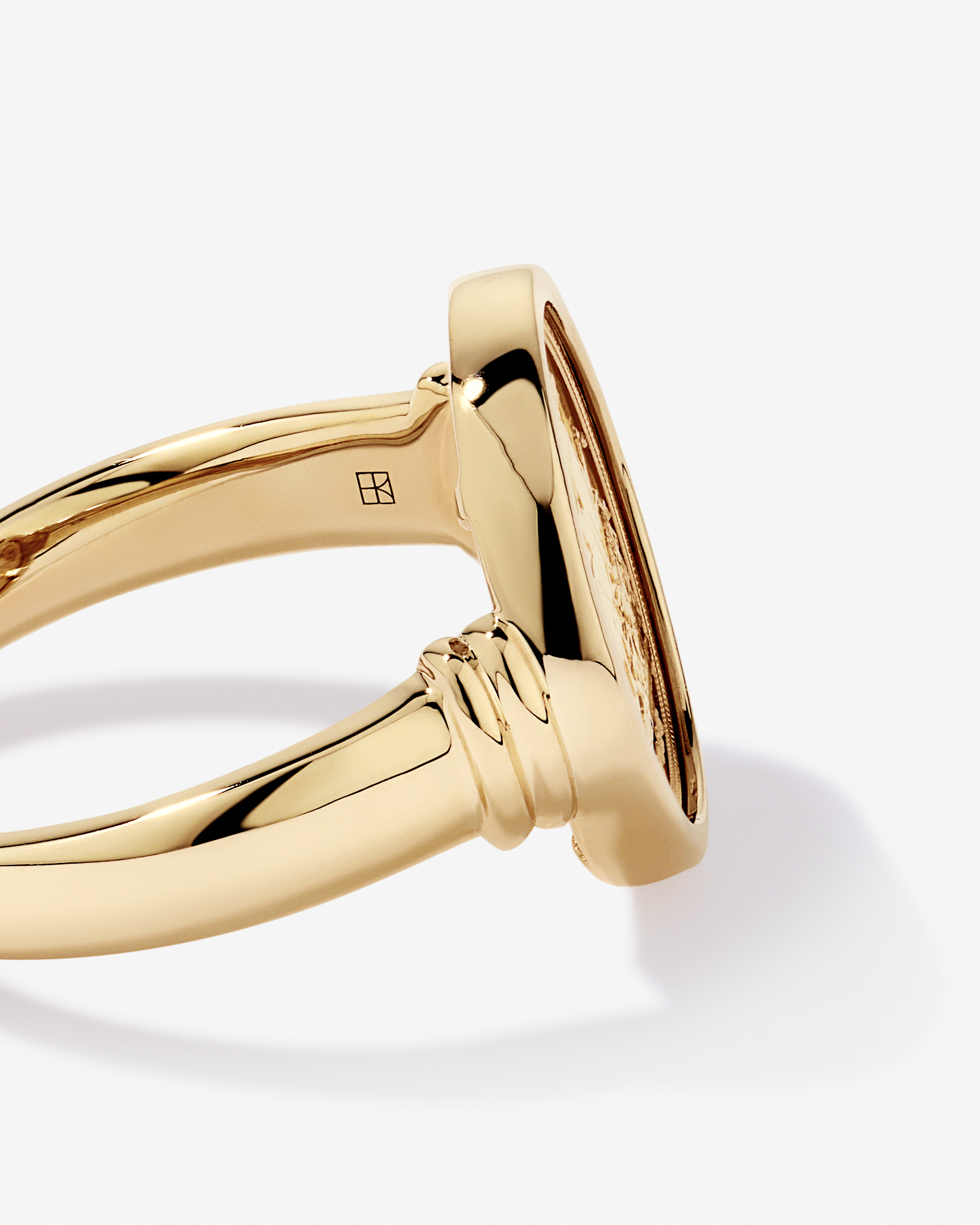 Bague médaillon quart de souverain en or jaune 10ct et 22ct