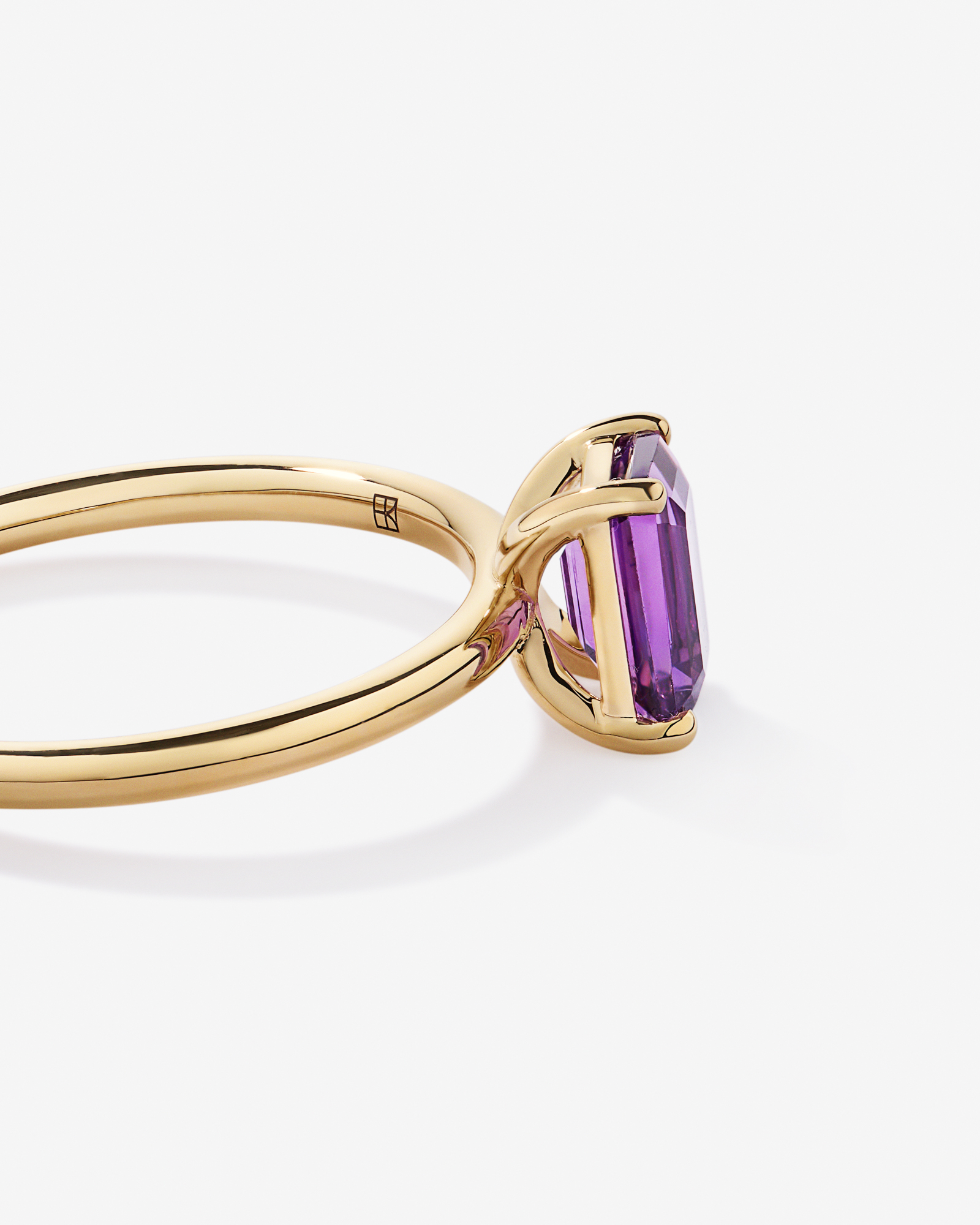 Bague avec Améthyste Taille Émeraude en Or Jaune 10 Carats