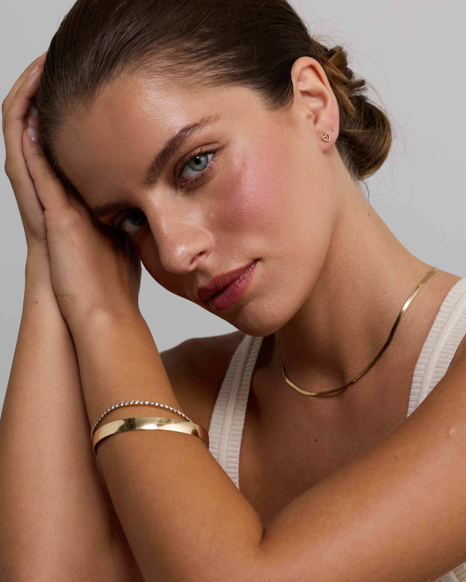 Open Heart Stud Earrings in 10kt Yellow Gold