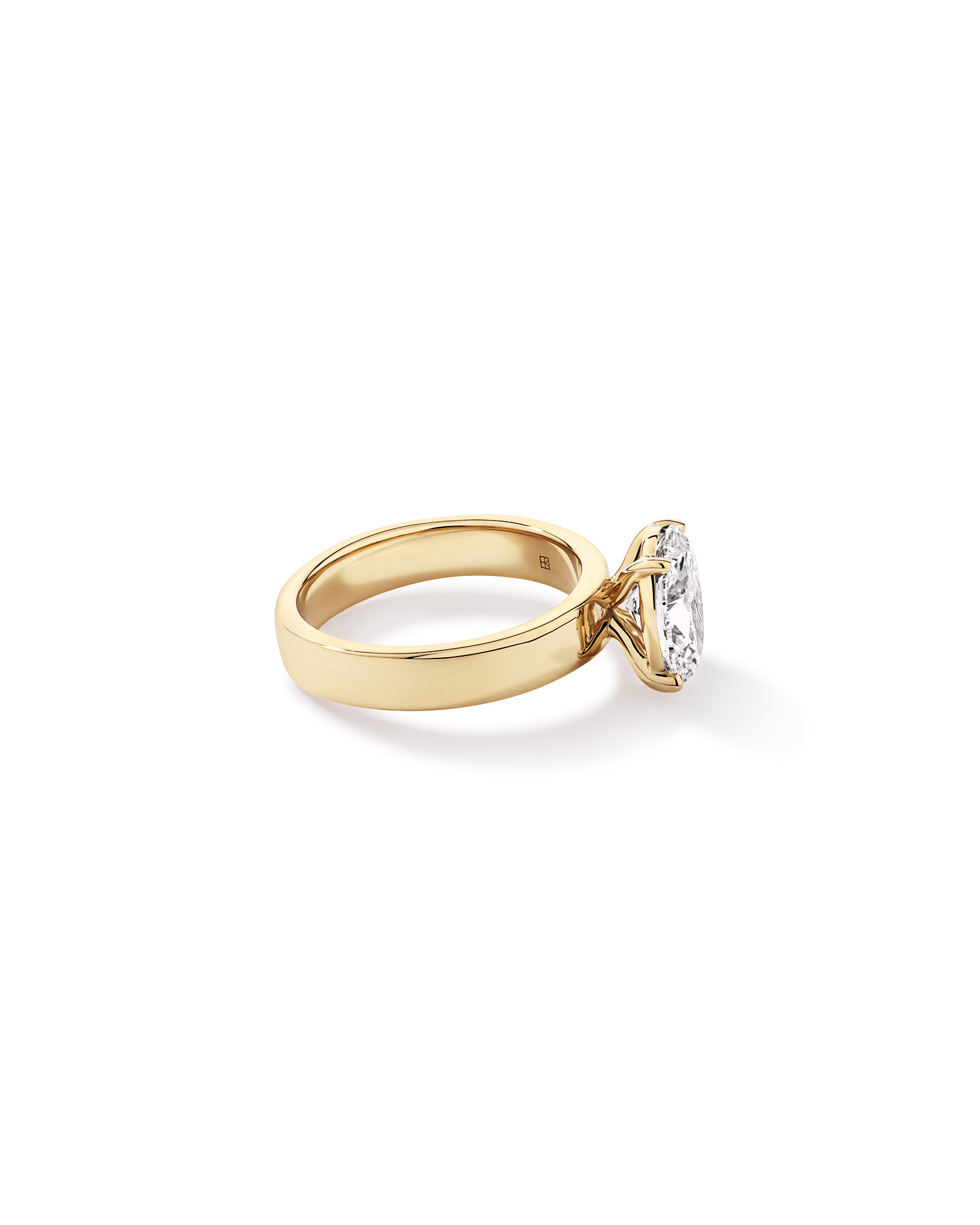 Bague solitaire en or jaune 14 carats sertie d'un diamant ovale de synthèse 2,00