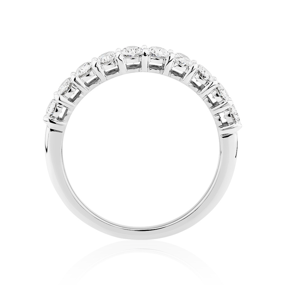 Alliance à 10 pierres en or blanc 14 K avec diamants totalisant 0,90 ct