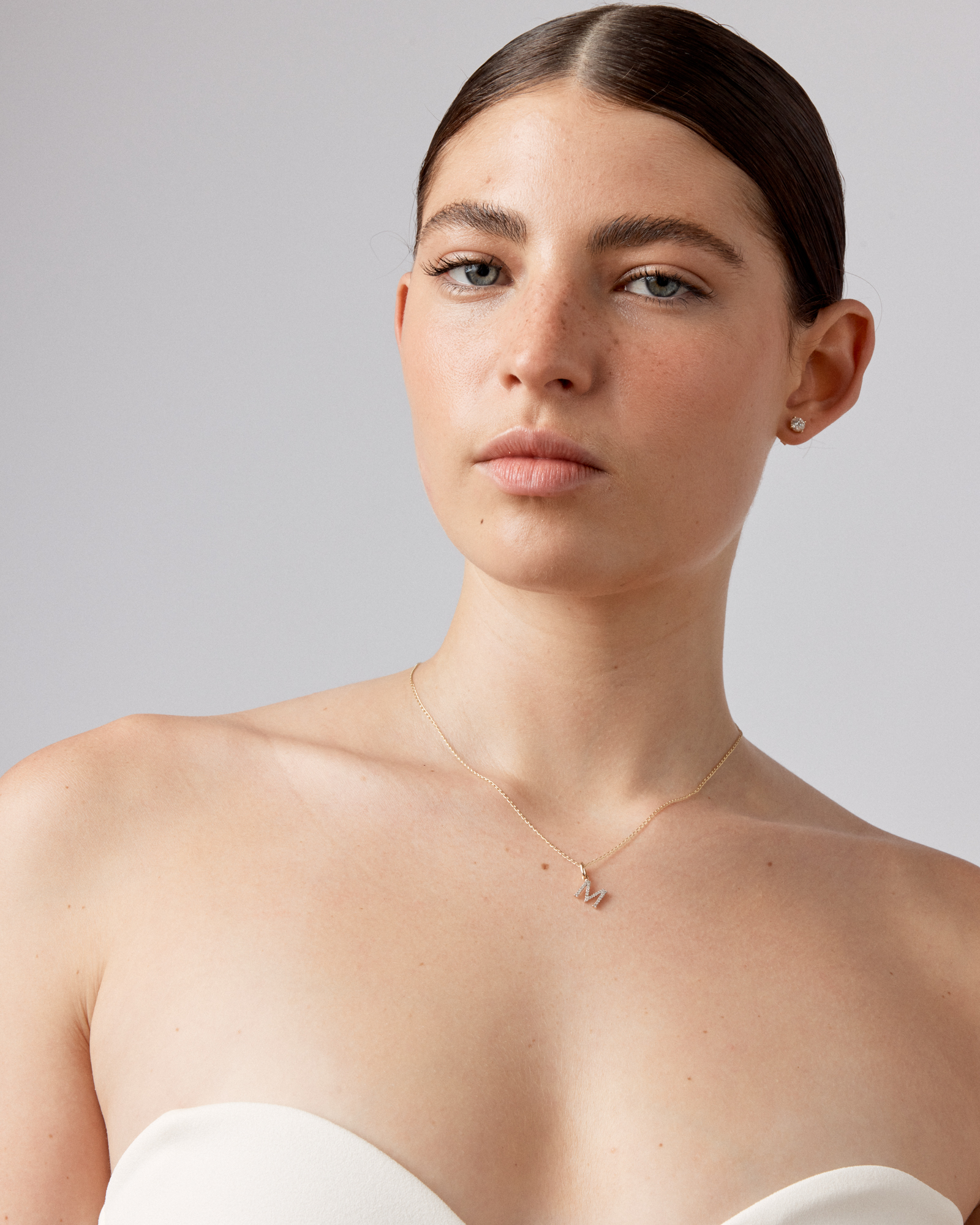 Pendentif initiale lettre en diamant en or jaune 10 carats