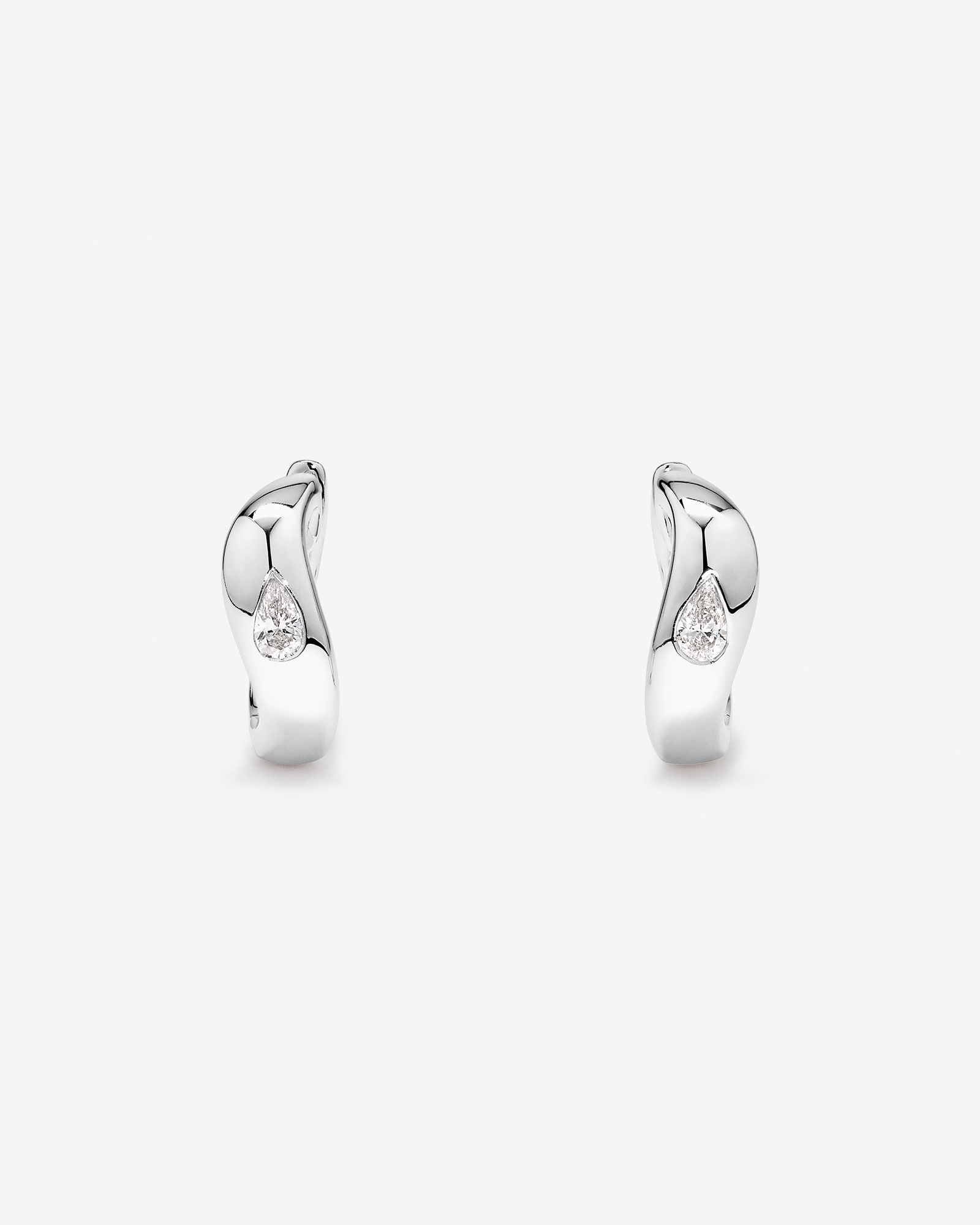 0,20 carat TW boucles d'oreilles créoles avec diamants de laboratoire taille poire en argent sterling