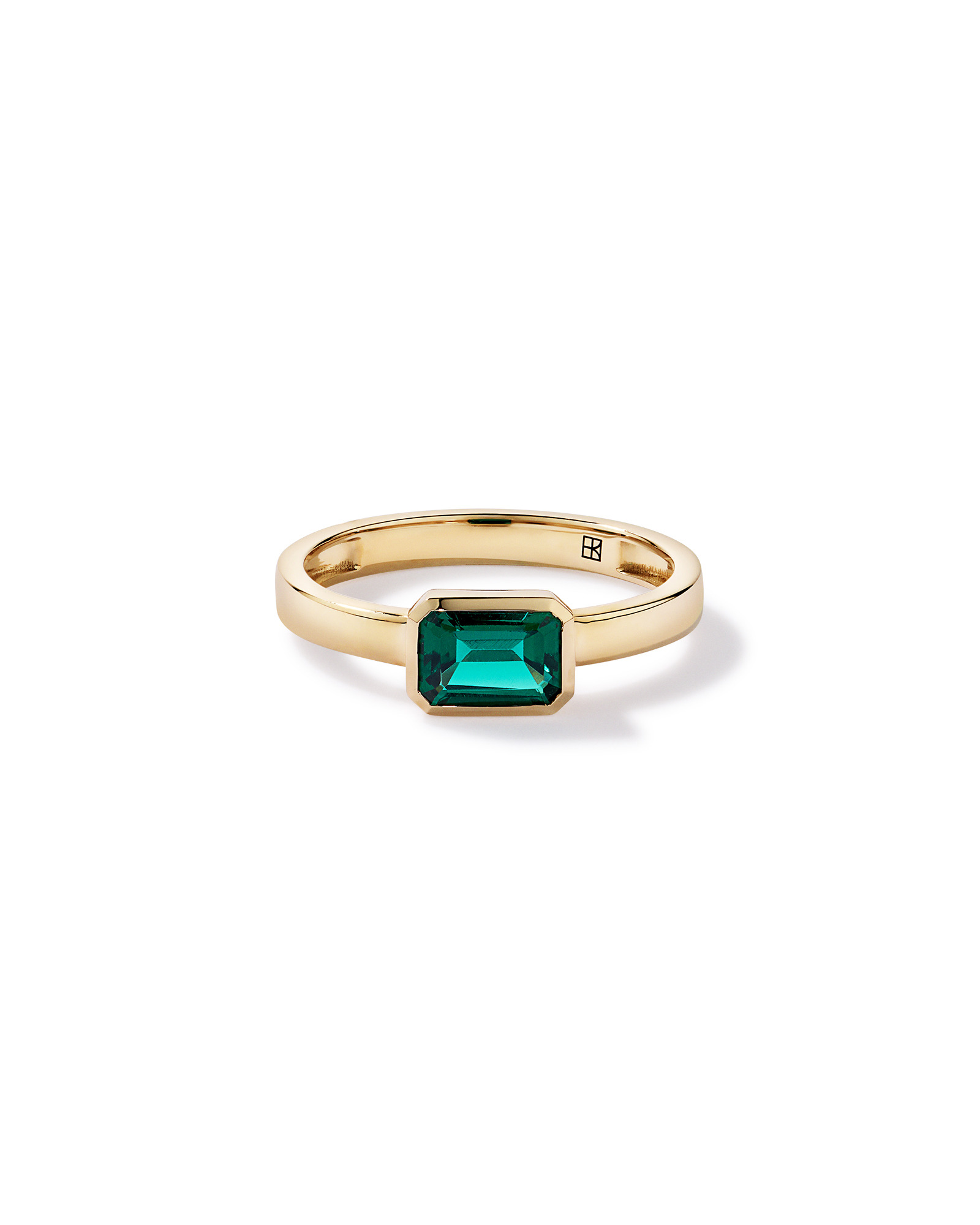 Création d’une bague en lunette émeraude or 10 carats