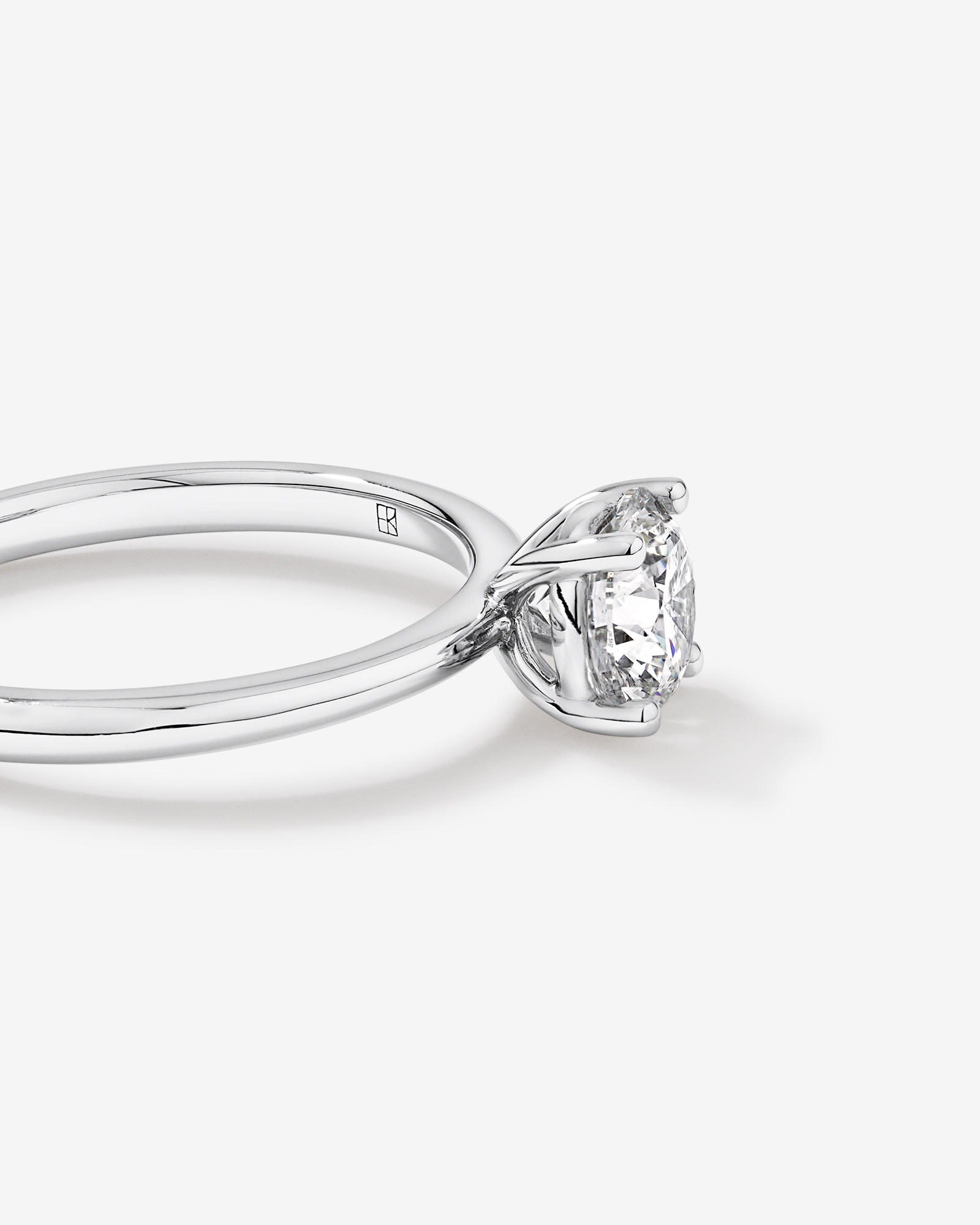 Bague solitaire en diamant canadien rond brillant 1,00 carat poids total en or blanc 18 kt