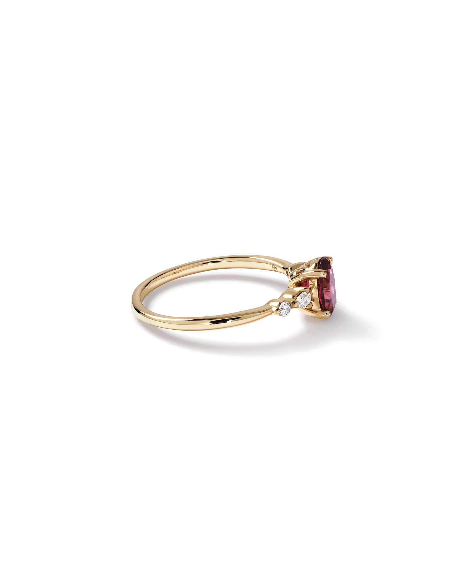 Bague Scatter avec Tourmaline Rose Ovale et 0,10 Carat PT de Diamants en Or Jaune 10 carats