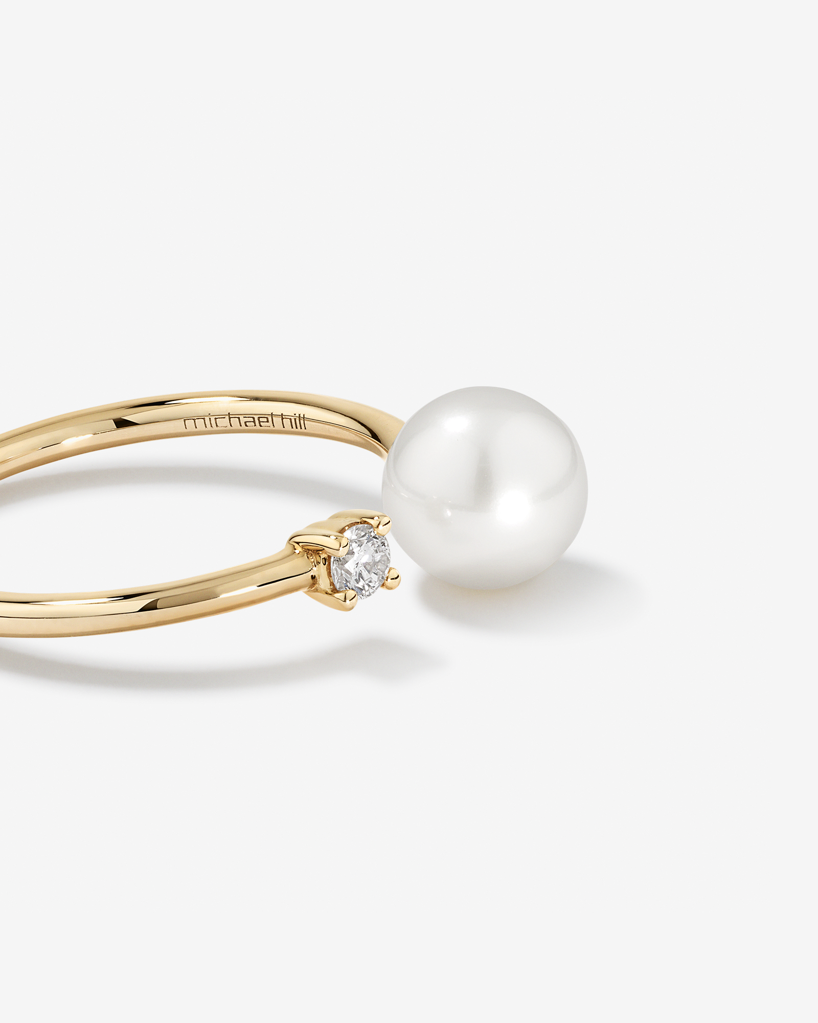 Bague ouverte en perles de culture d'eau douce et diamants en or jaune 10 carats