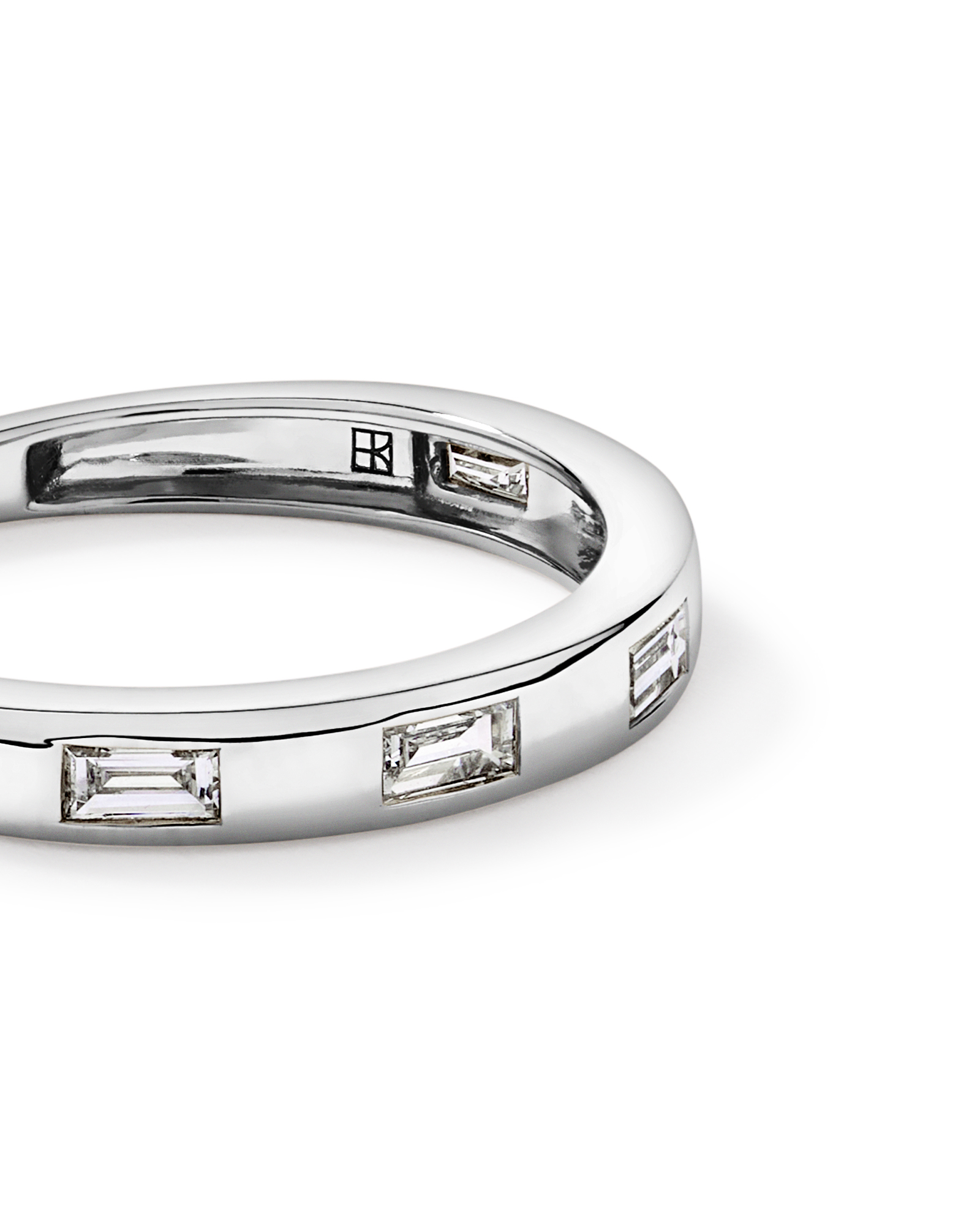 Alliance en or blanc 14 carats sertie de diamants laboratoire taille baguette (0,22 carat au total)