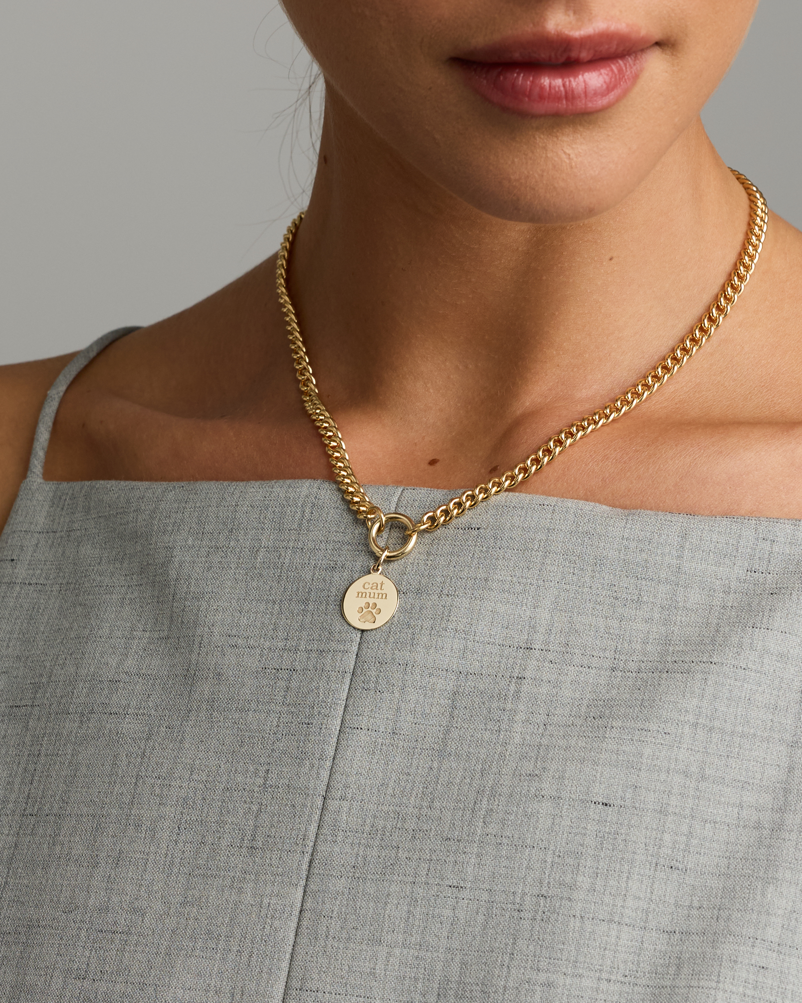 Cat Mum Engravable Pendant in 10kt Yellow Gold