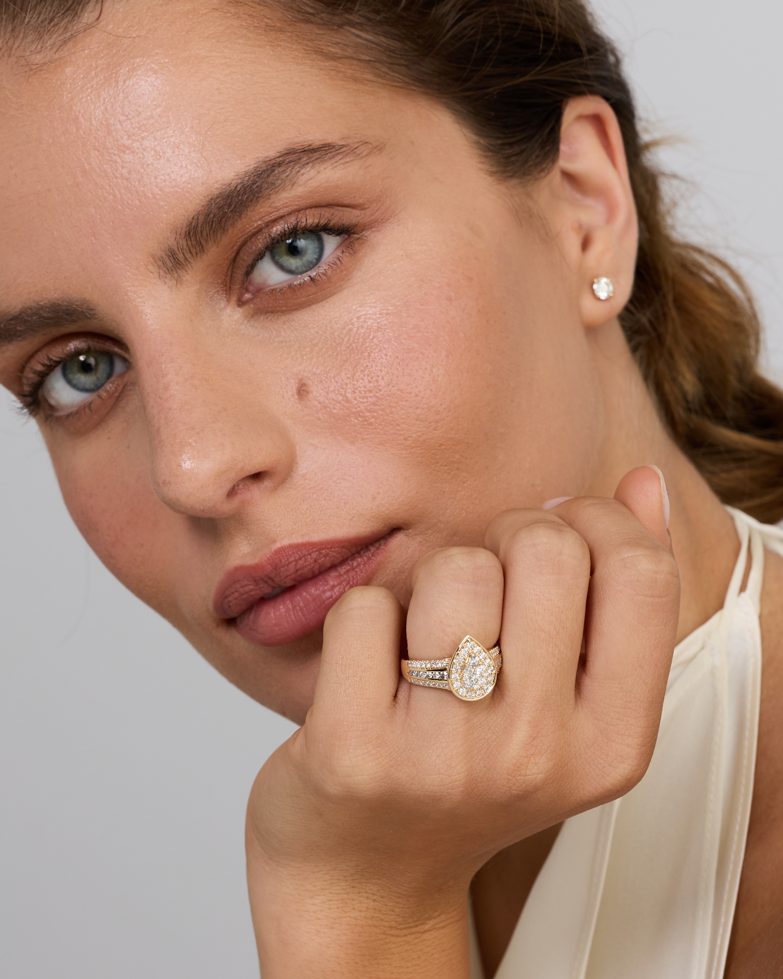 0.85 Carat TW Pear-Shaped Diamond Cluster Ring 10kt Yellow Gold