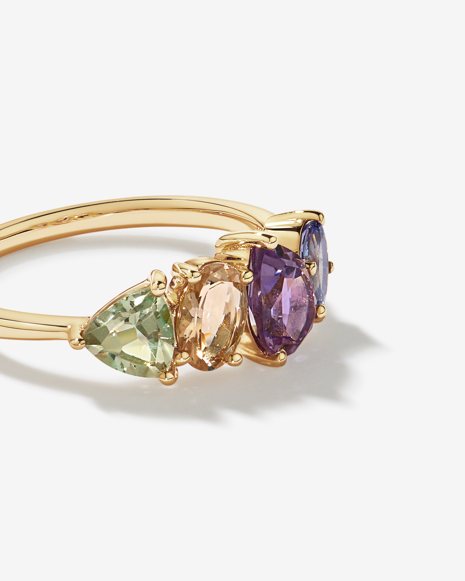 Bague multi-gemmes en améthyste verte, morganite, améthyste rose et tanzanite en or jaune 10 carats