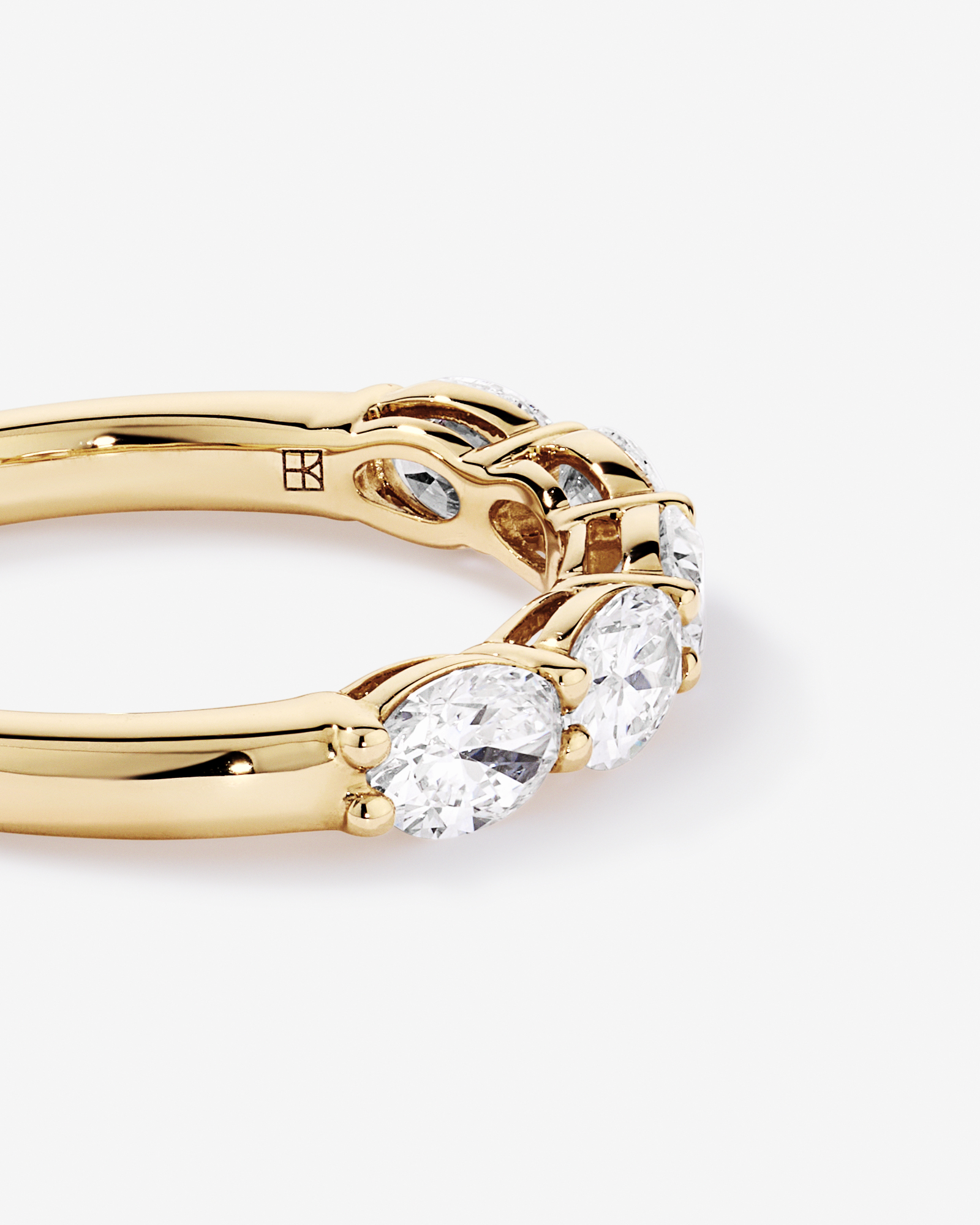 1.25 Carat TW East-West Oval Laboratory-Grown Diamond Wedding Ring 14kt Yellow Gold