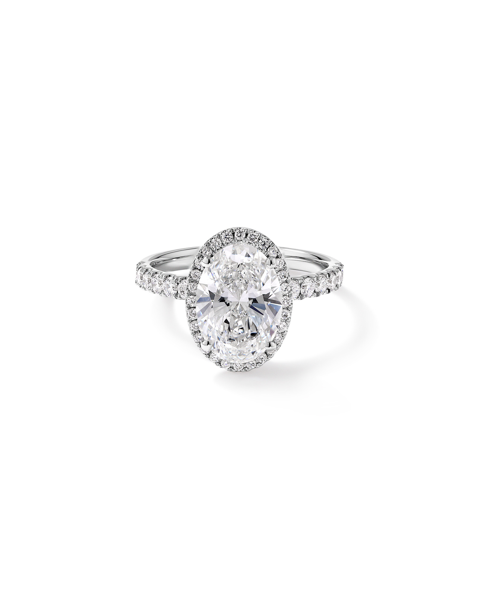 Bague de fiançailles en or blanc 18 carats avec halo de diamants de taille ovale de 3,60 carats