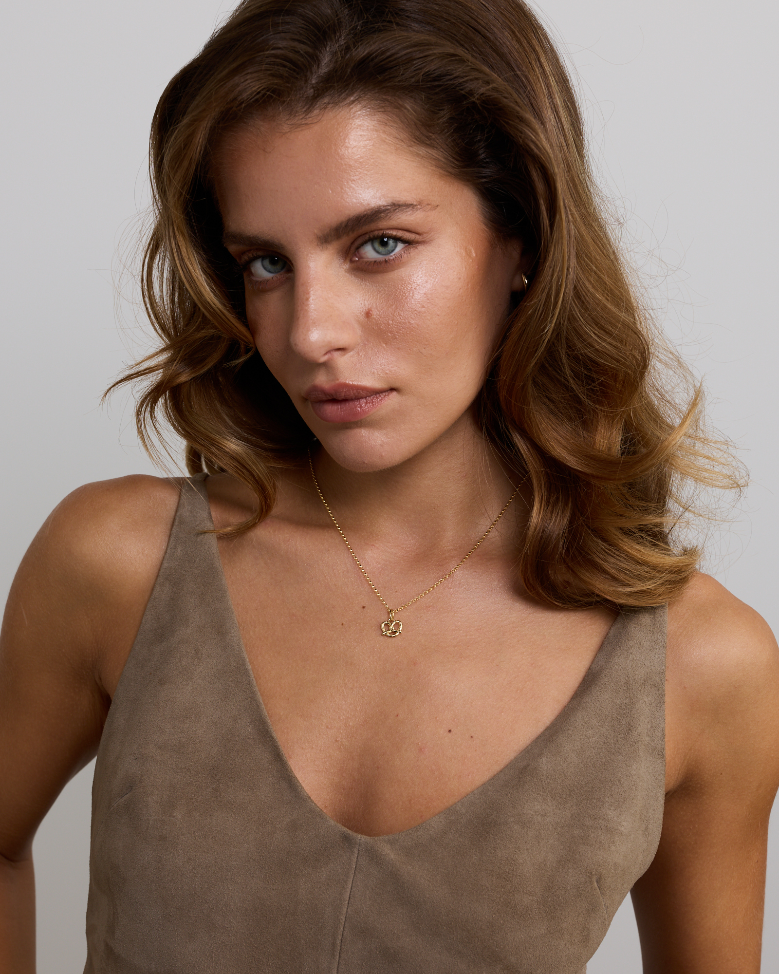Pretzel Pendant in 18KT Yellow Gold Vermeil