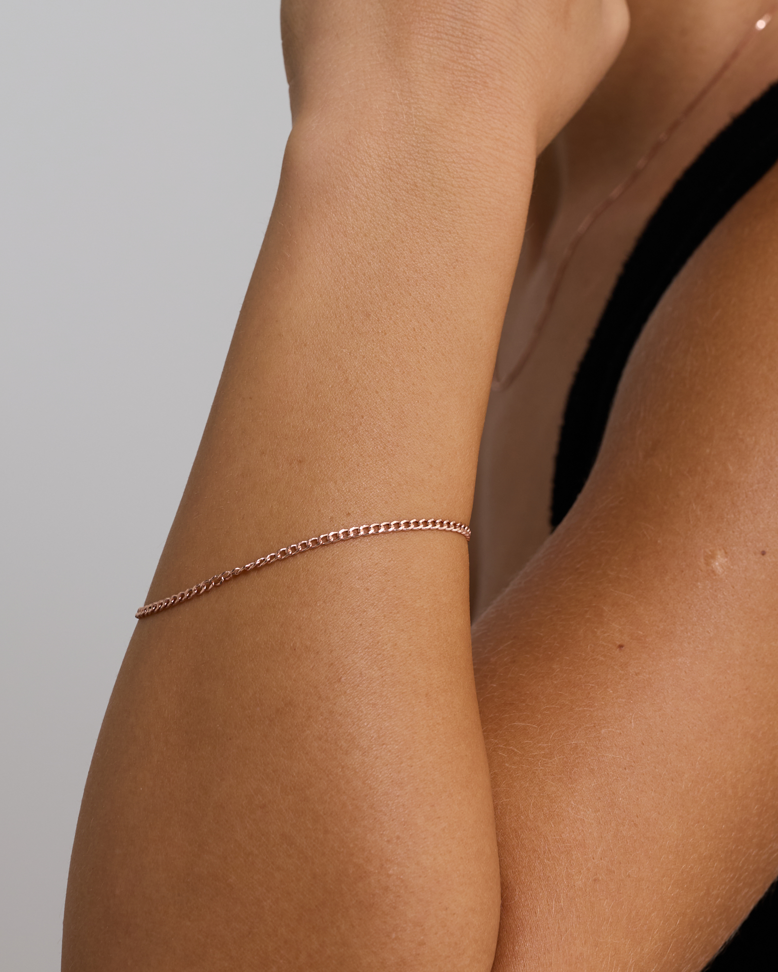 19cm (7") 2.4mm Width Semi Solid Diamond Cut Curb Bracelet in 10ct Rose Gold