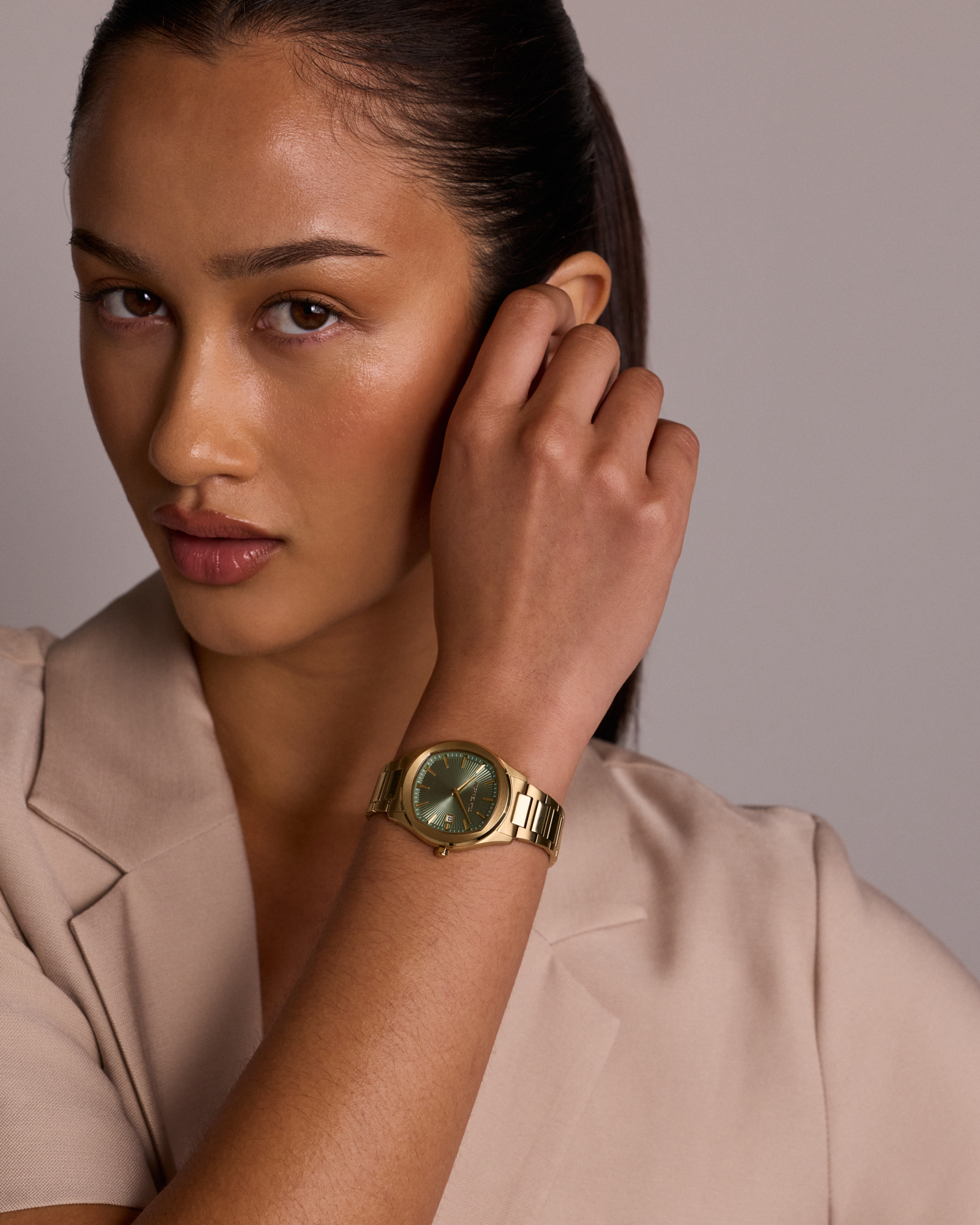 Quartz Watch in Gold Tone with Sunray-Patterned Green Dial