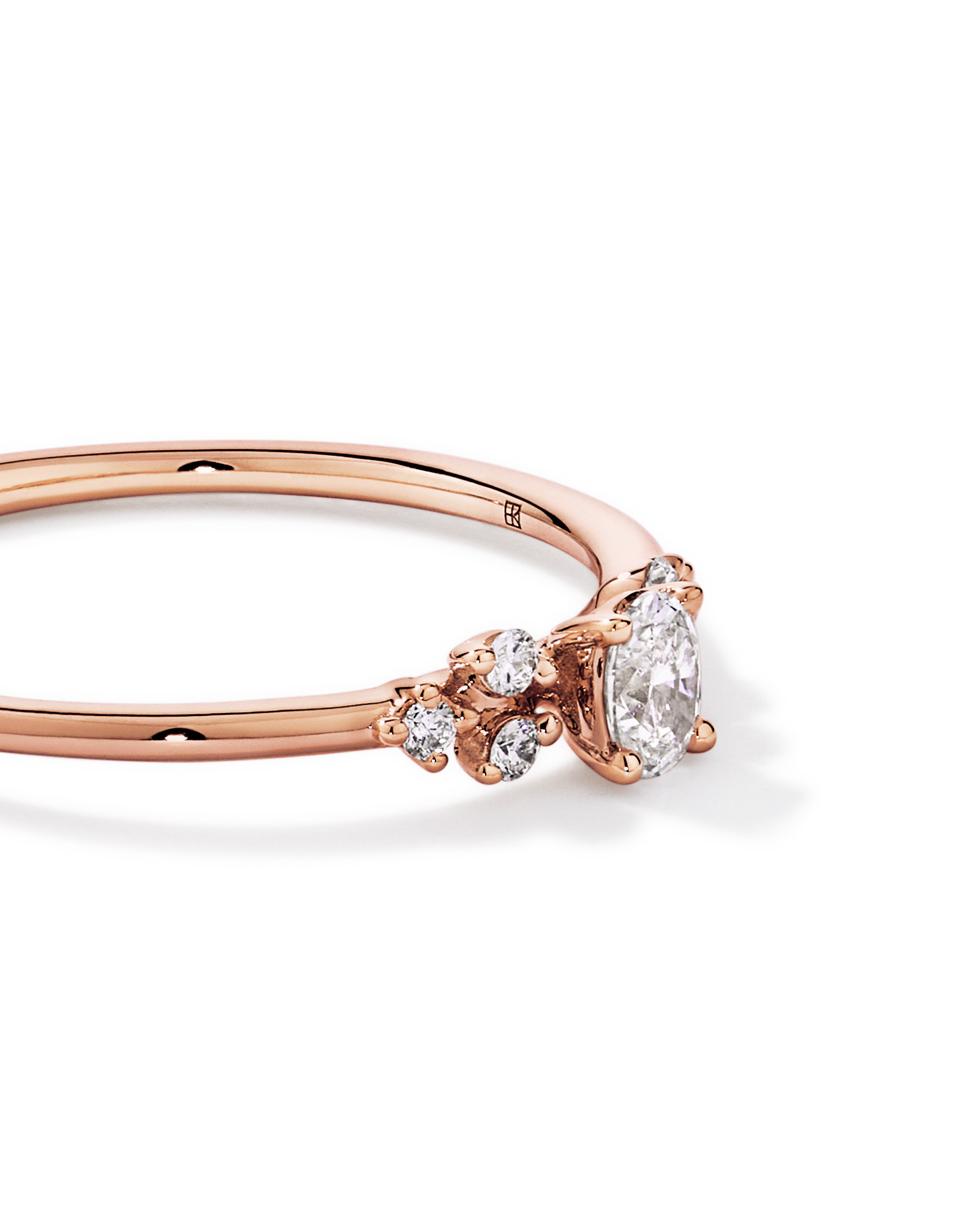 Bague de promesse en or rose 10 carats avec diamants laboratoire taille ovale et brillant rond (poids total 0,20 carat)