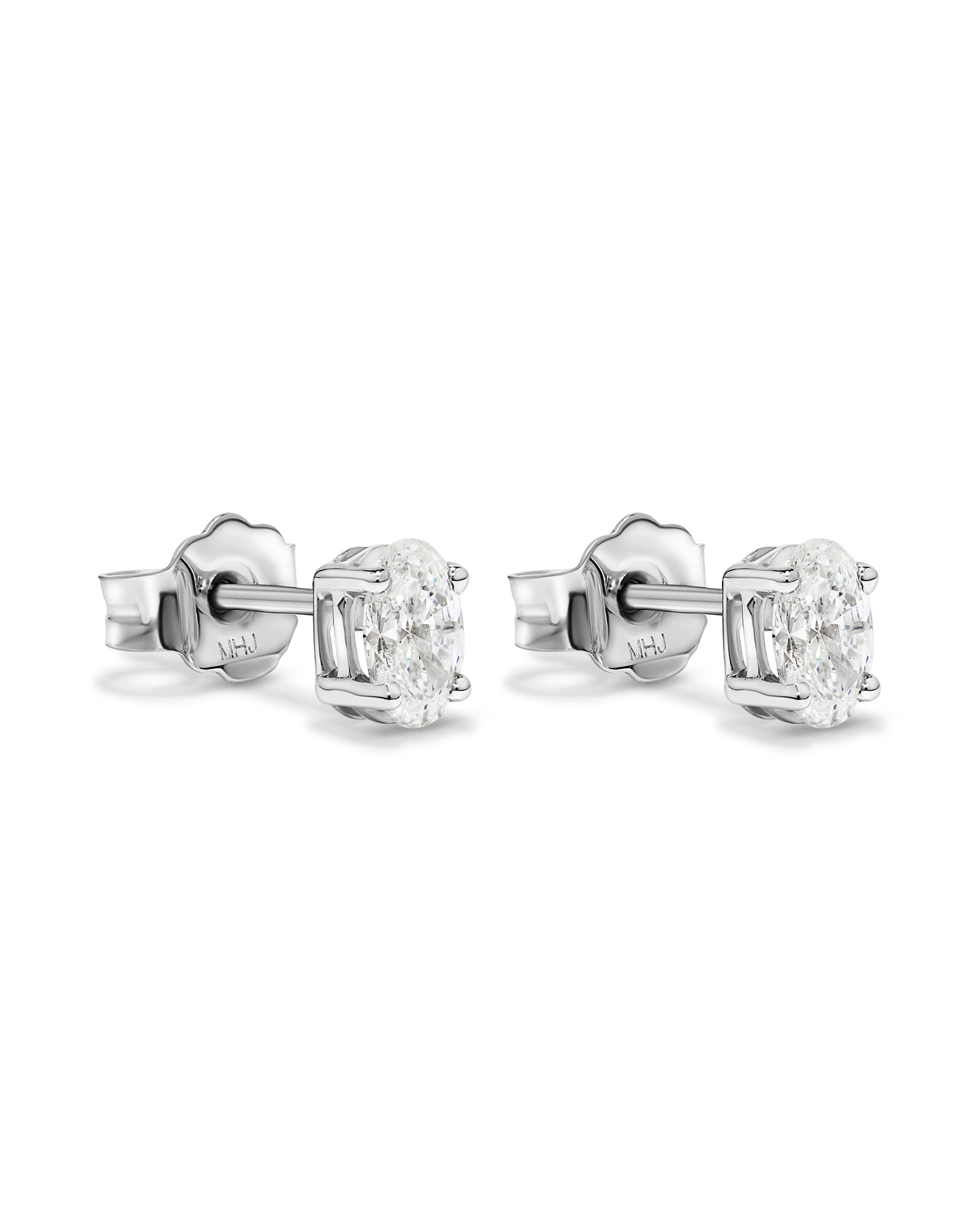 Boucles d’oreilles ovales ovales de laboratoire 0.50TW en argent