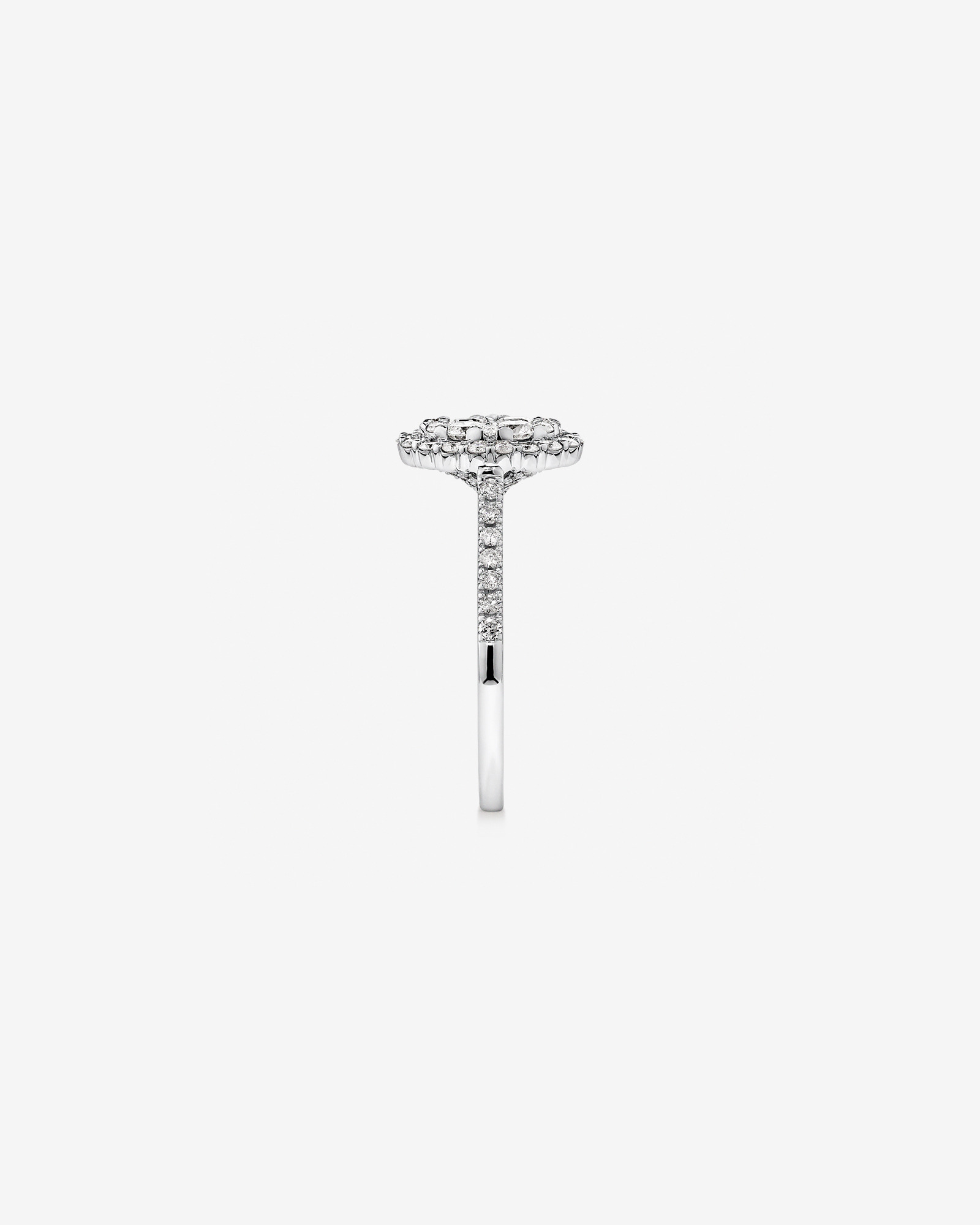 0,86 Carat Poids Total Bague De Fiançailles Halo En Diamant En Forme Ovale, En Or Blanc 14 Ct