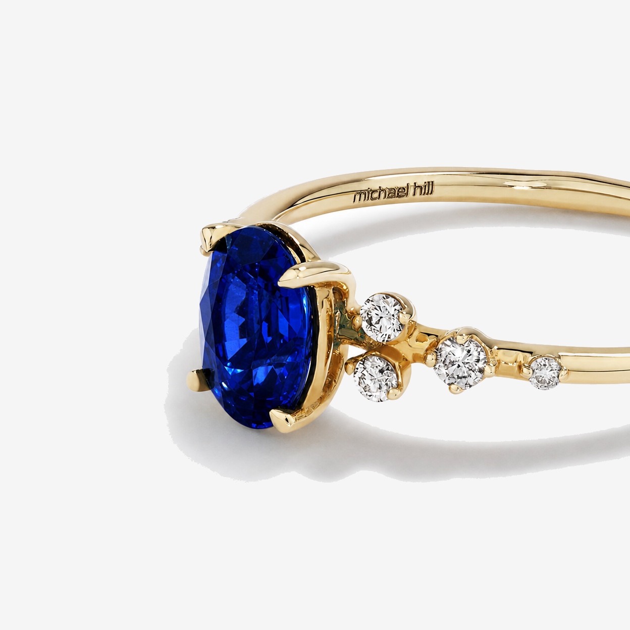 Bague Saphir avec diamants 0,12 ct PT en or jaune 10