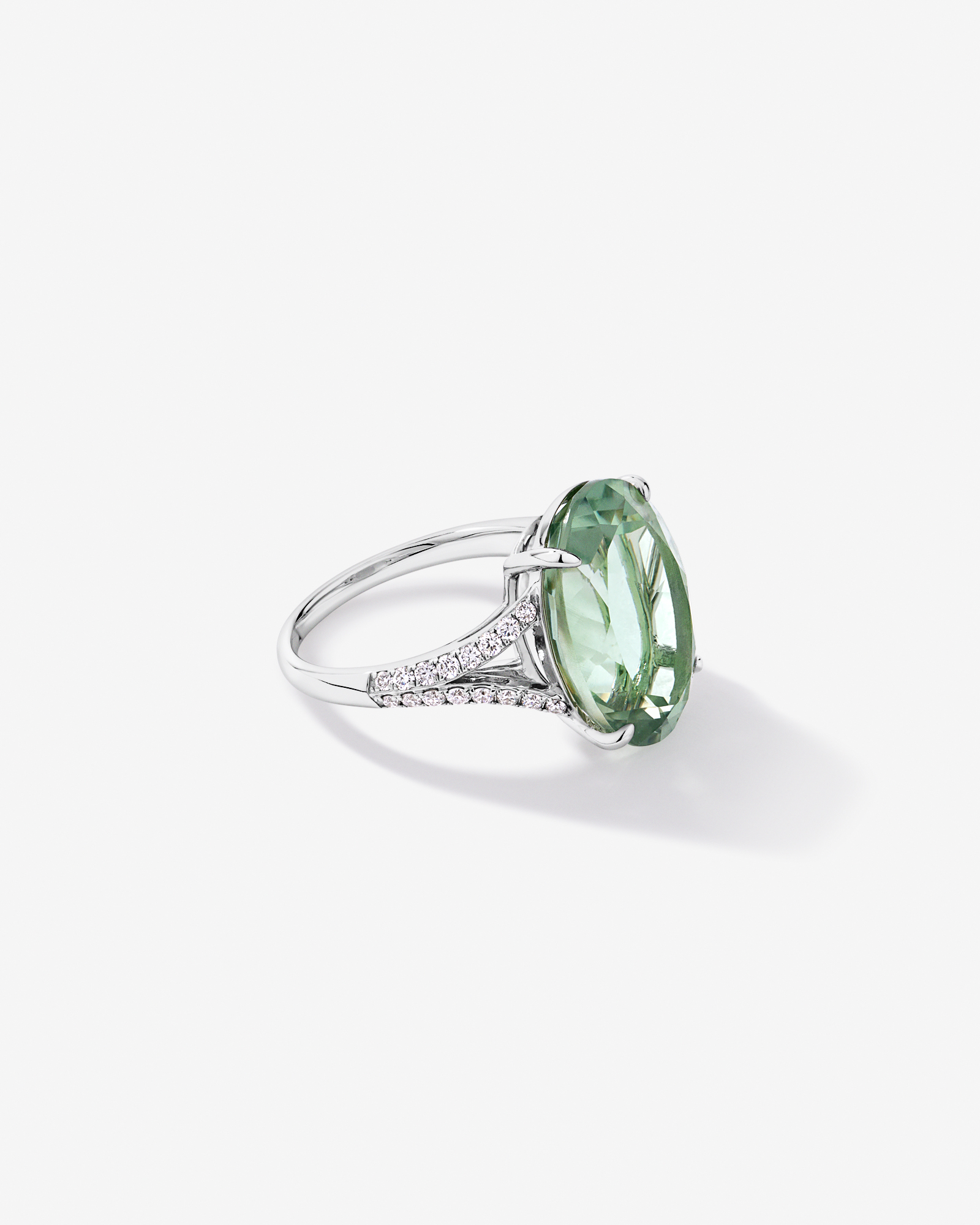 Oval Green Amethyst & 0.33 Carat TW Diamond Split Shank Ring 10kt Gold