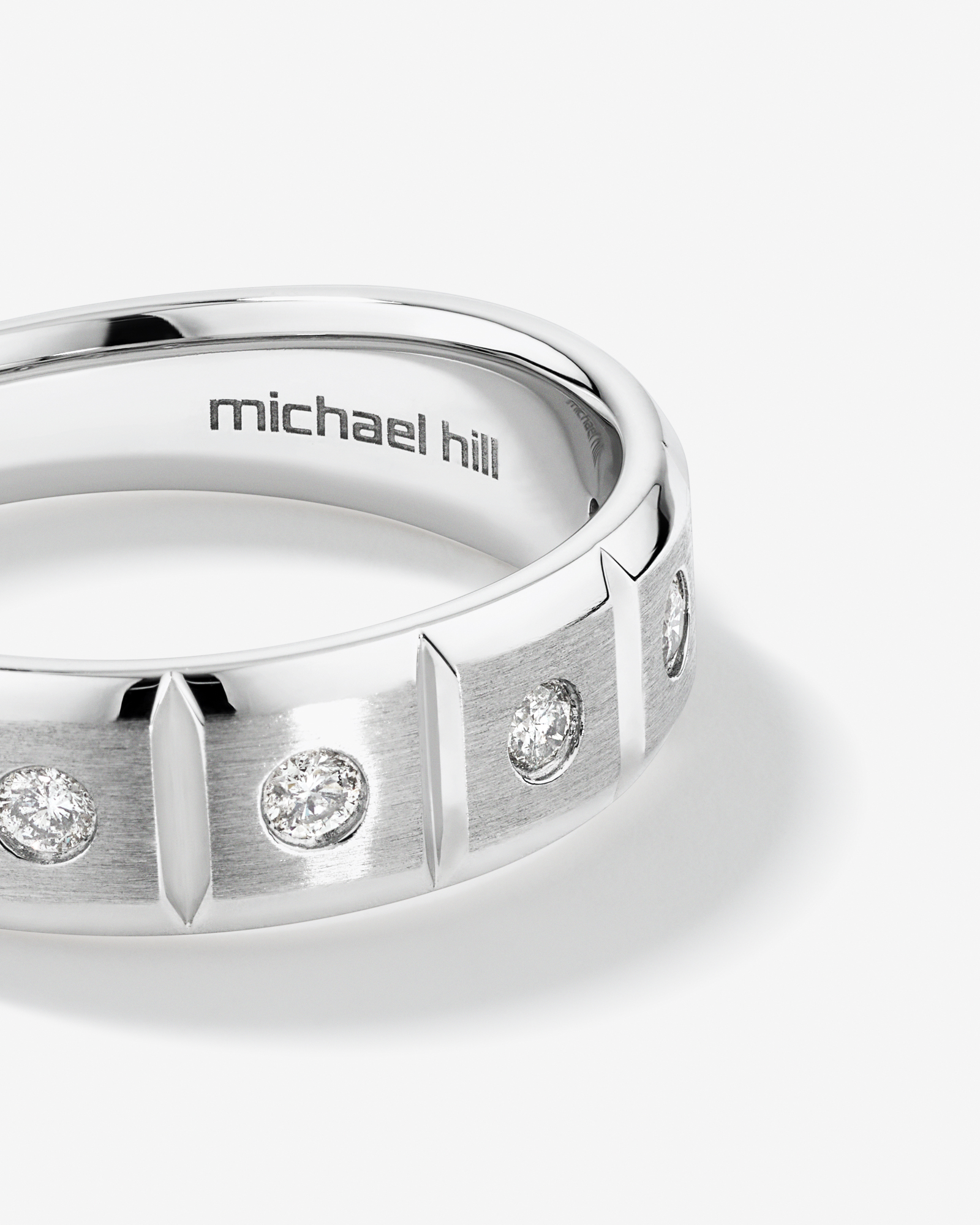 Carat TW Round Brilliant Bevelled Edge Men's Ring Platinum