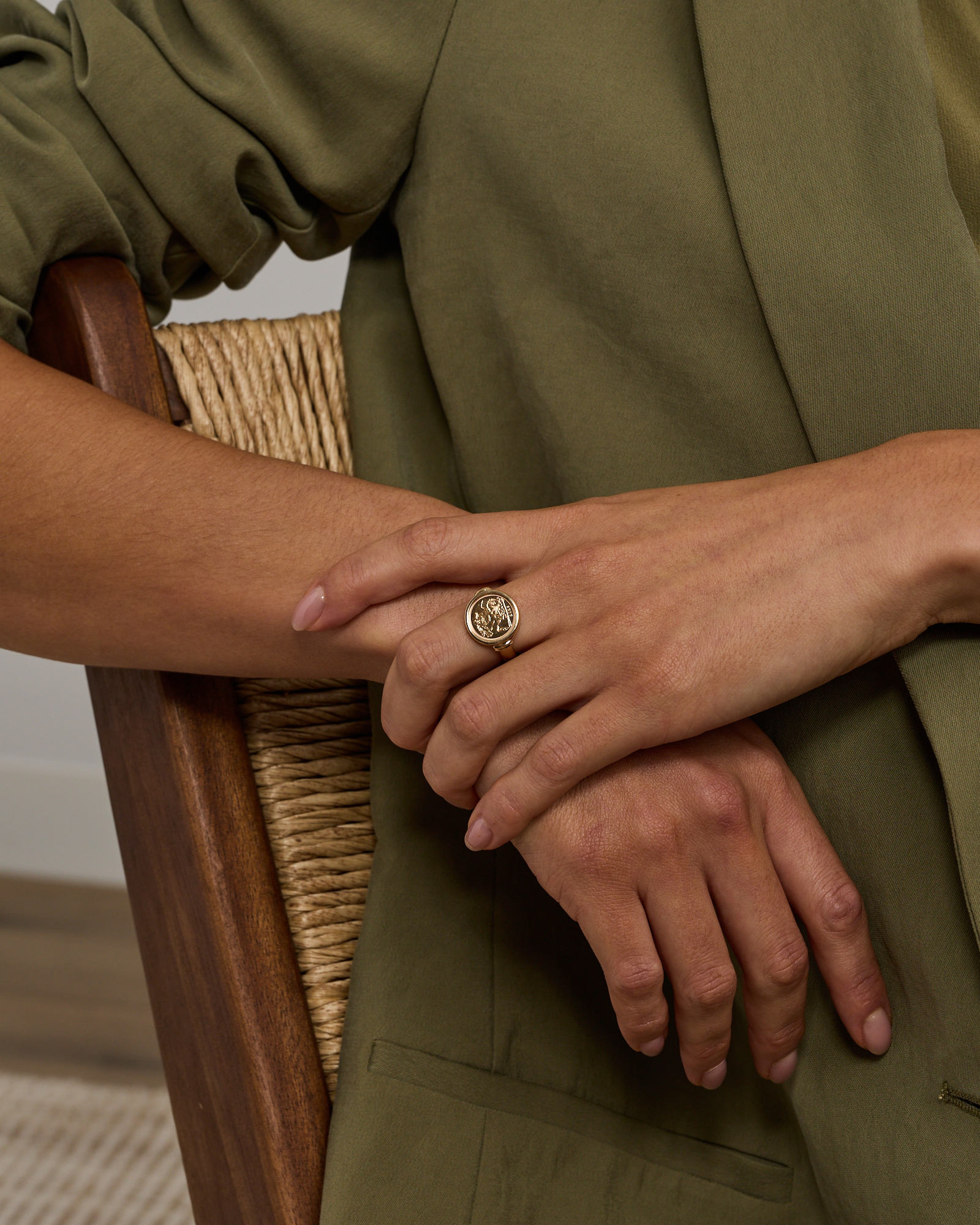 Quarter Sovereign Medallion Ring 10kt and 22kt Yellow Gold