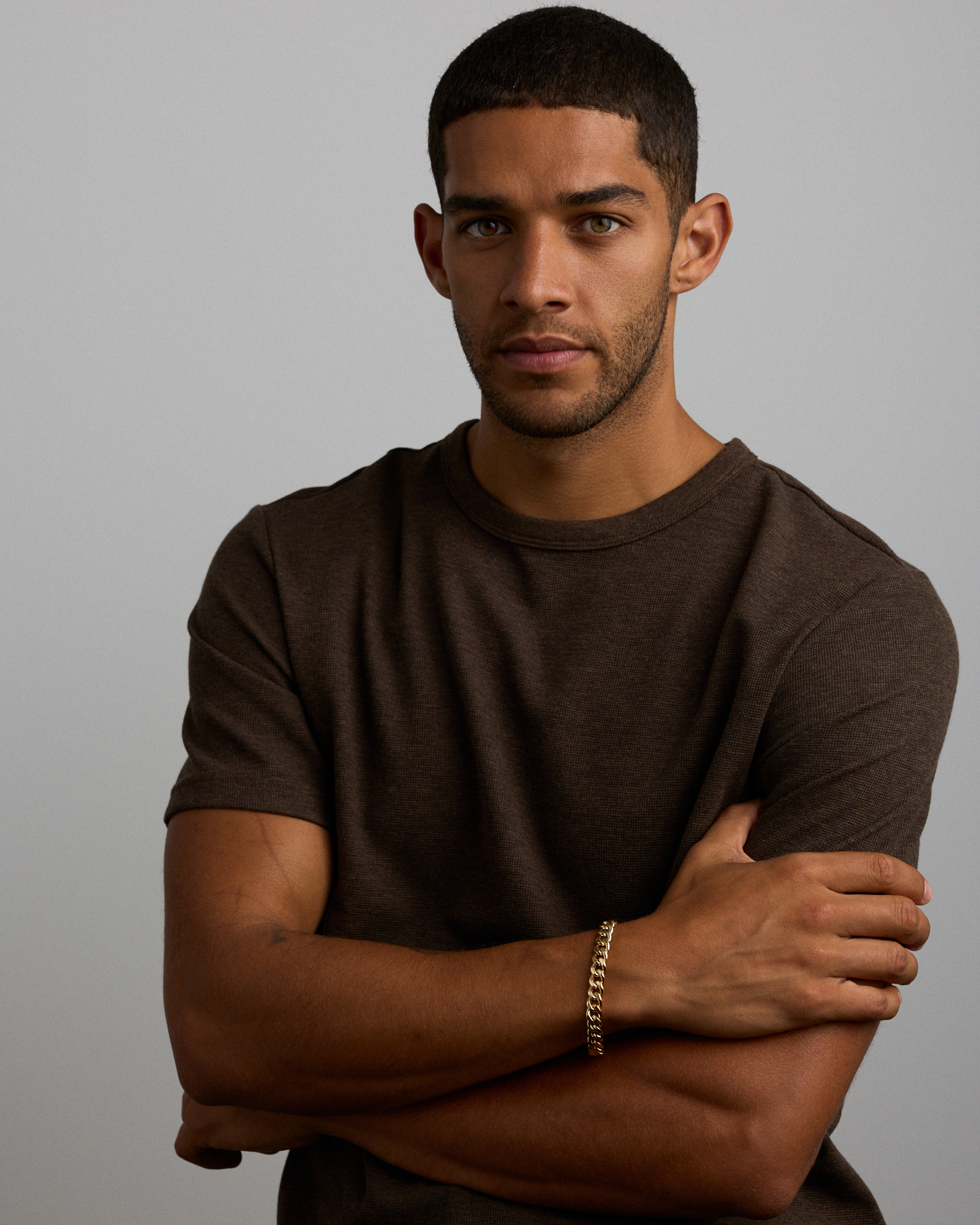 23cm (22") 9mm Width Semi Solid Diamond Cut Curb Bracelet in 10kt Yellow Gold