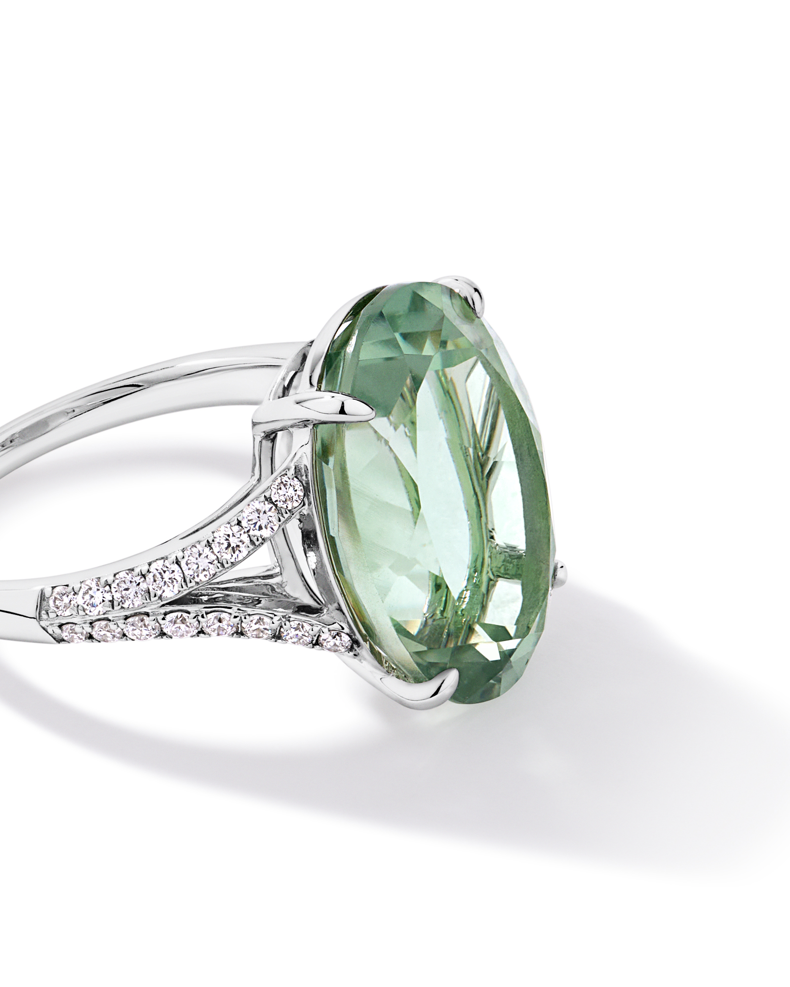 Bague ovale en améthyste vert & diamant TW à tige fendue 0,33 carat or blanc 10 carats
