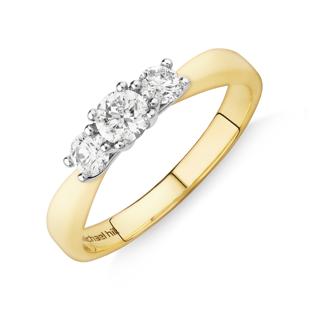 Bague de fiançailles en or jaune et blanc 10 K avec diamants totalisant 0,50 ct
