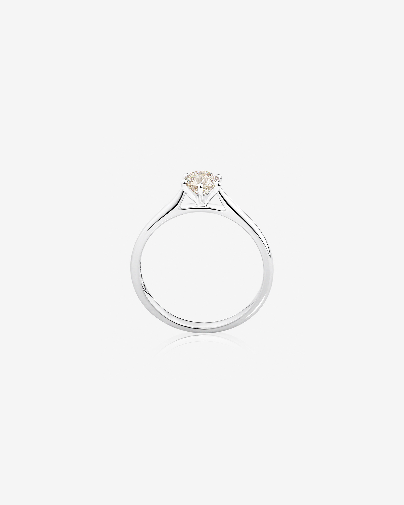 Bague de fiançailles en or blanc 14 K à diamant solitaire totalisant 0,5 ct