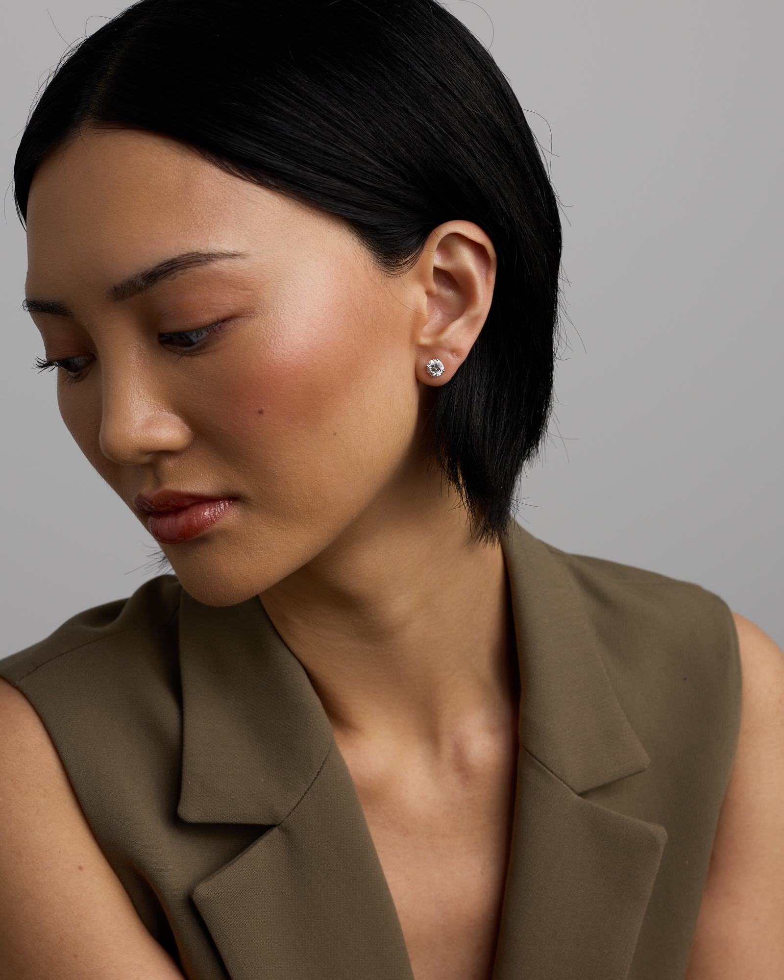 2,00 carats TW Boucles d’oreilles solitaires en diamant cultivé en laboratoire en or blanc 14 carats