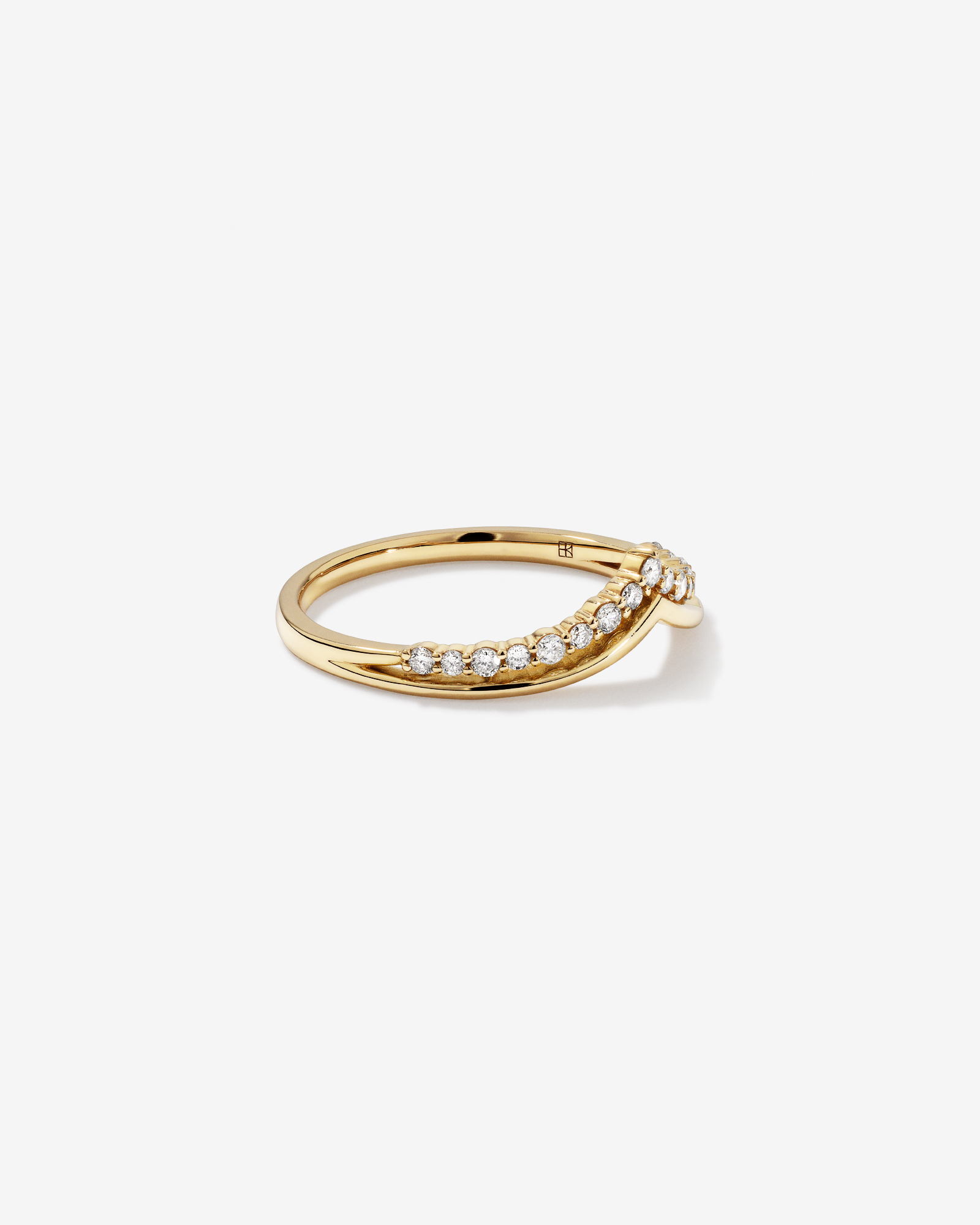 0.18 Carat TW Diamond Chevron Wedding Ring in 14kt Yellow Gold