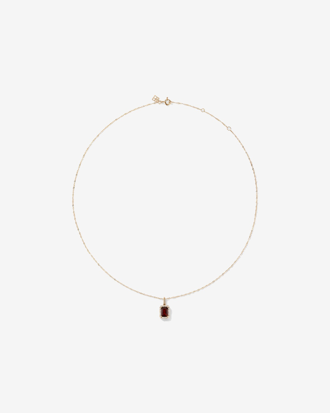 Pendentif halo Grenat taille émeraude avec diamants et chaîne en or jaune 10 ct