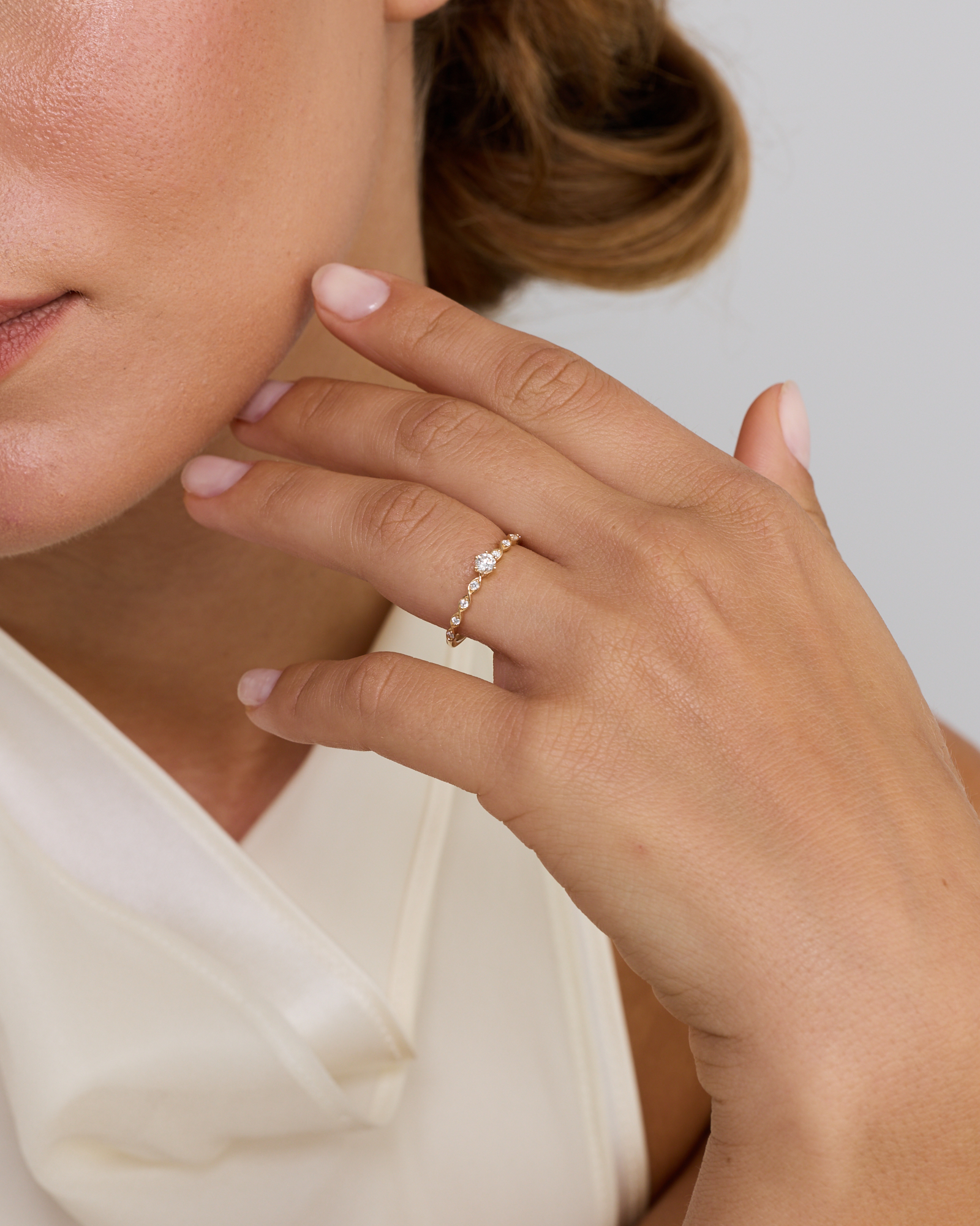 Bague de promesse en or jaune 10 carats avec diamant rond brillant laboratoire (poids total 0,17 carat)