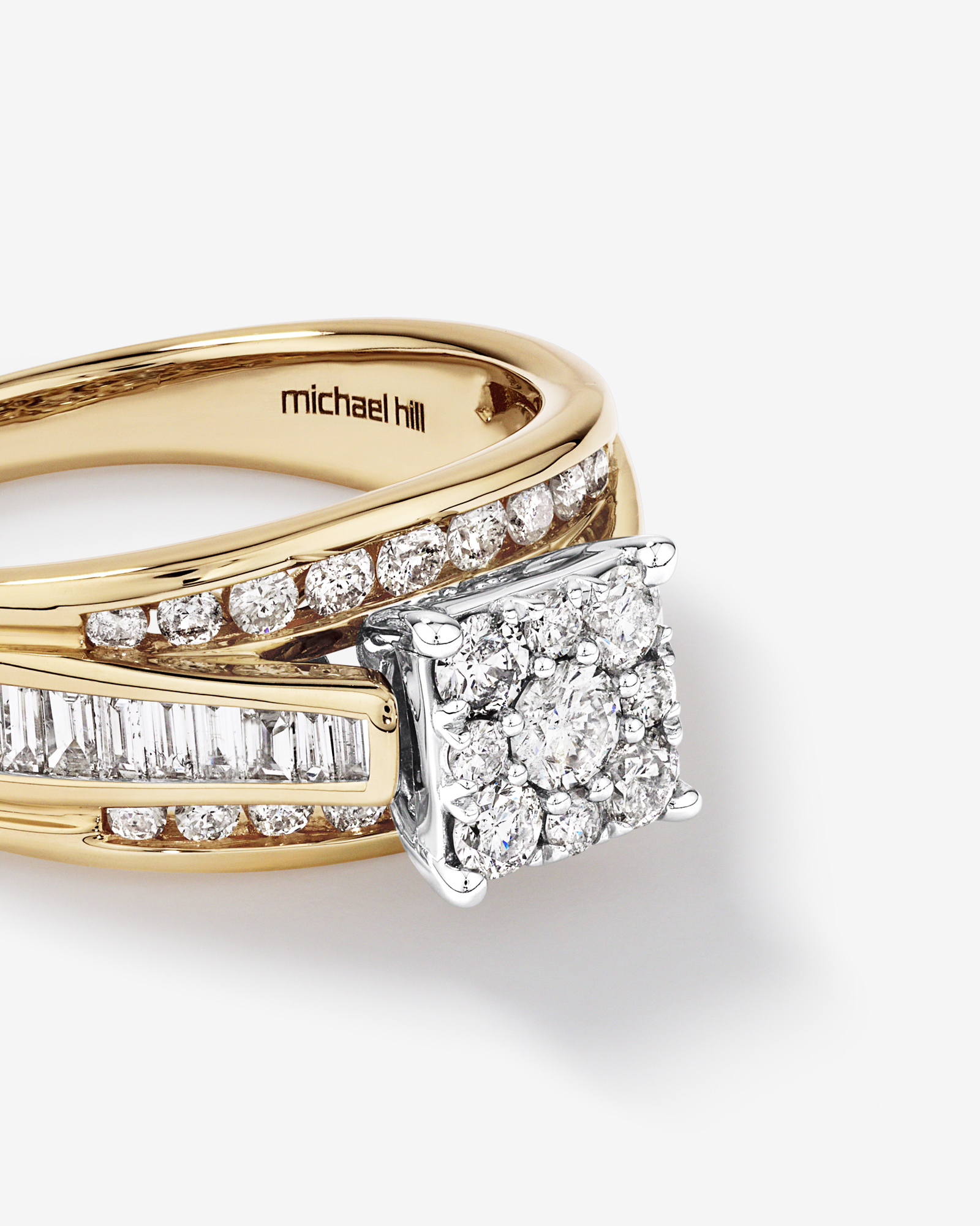 Bague de fiançailles en or blanc et jaune 14 K avec diamants totalisant 1 ct