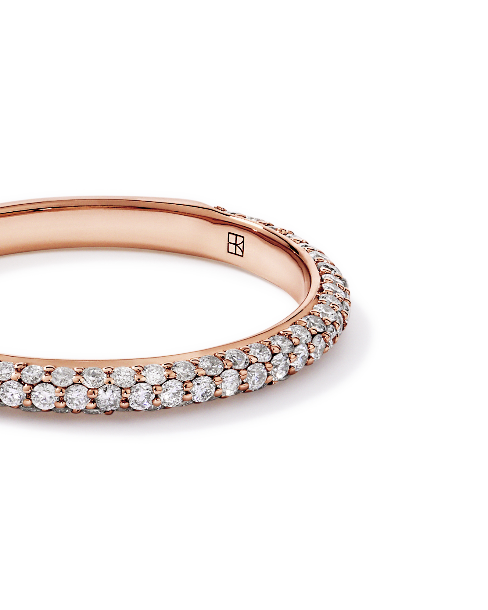 Alliance en or rose 14 carats sertie de diamants taille brillant rond pavé (poids total 0,40 carat)