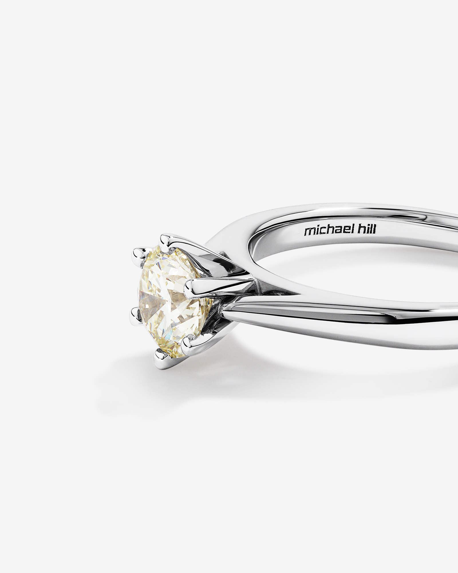 Bague de fiançailles solitaire certifiée avec un diamant de 1 carat TW en or blanc 14 carats