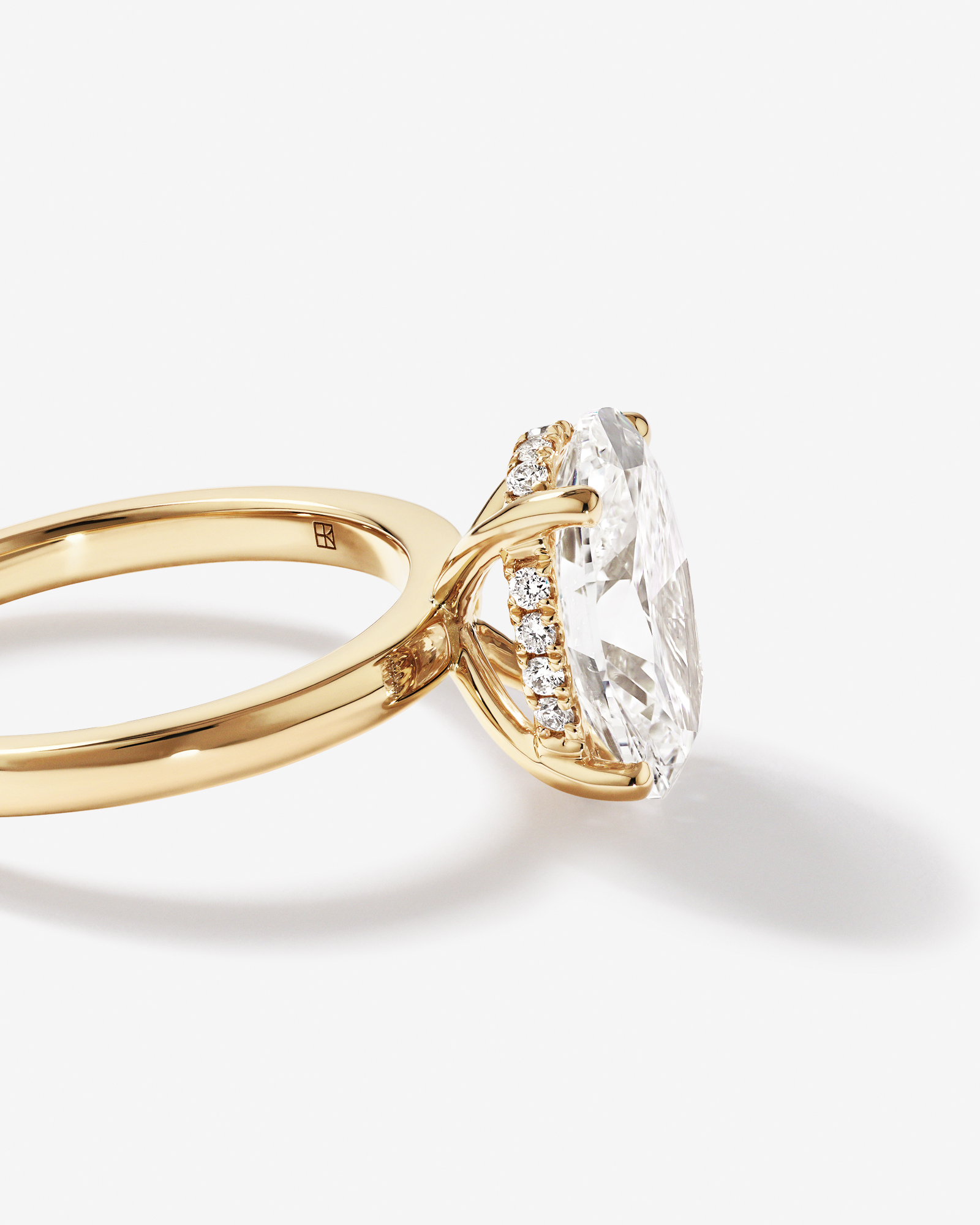 3.10 Carat TW Oval Cut Laboratory-Grown Diamond Solitaire Ring 18kt Yellow Gold