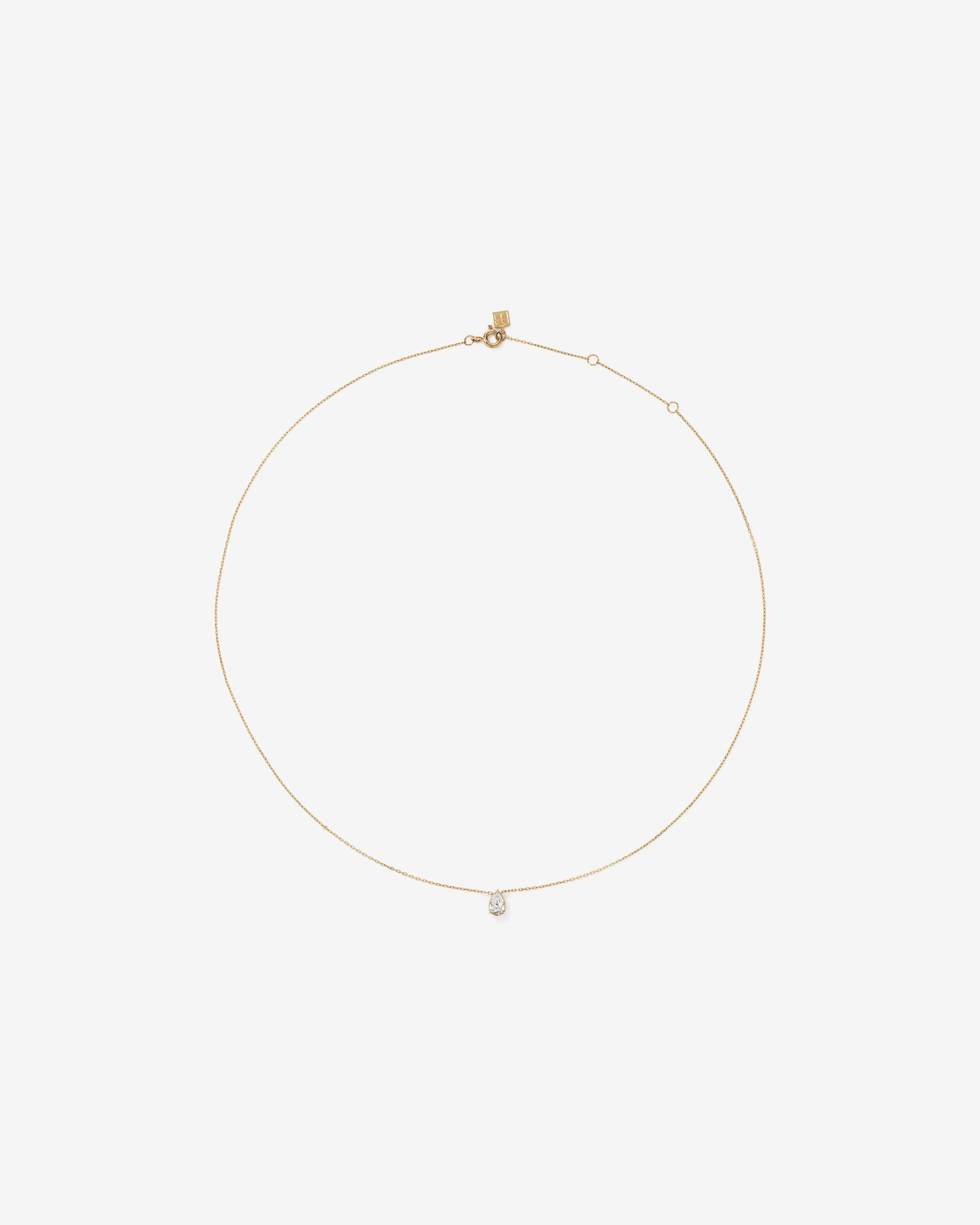 Coffret pendentif et boucles d’oreilles en diamant poire cultivé en laboratoire de 0,64 carat TW en or jaune 10 carats