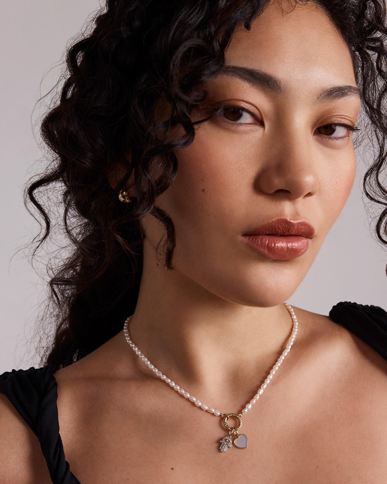 Mother of Pearl Love Heart Pendant in 10kt Yellow Gold