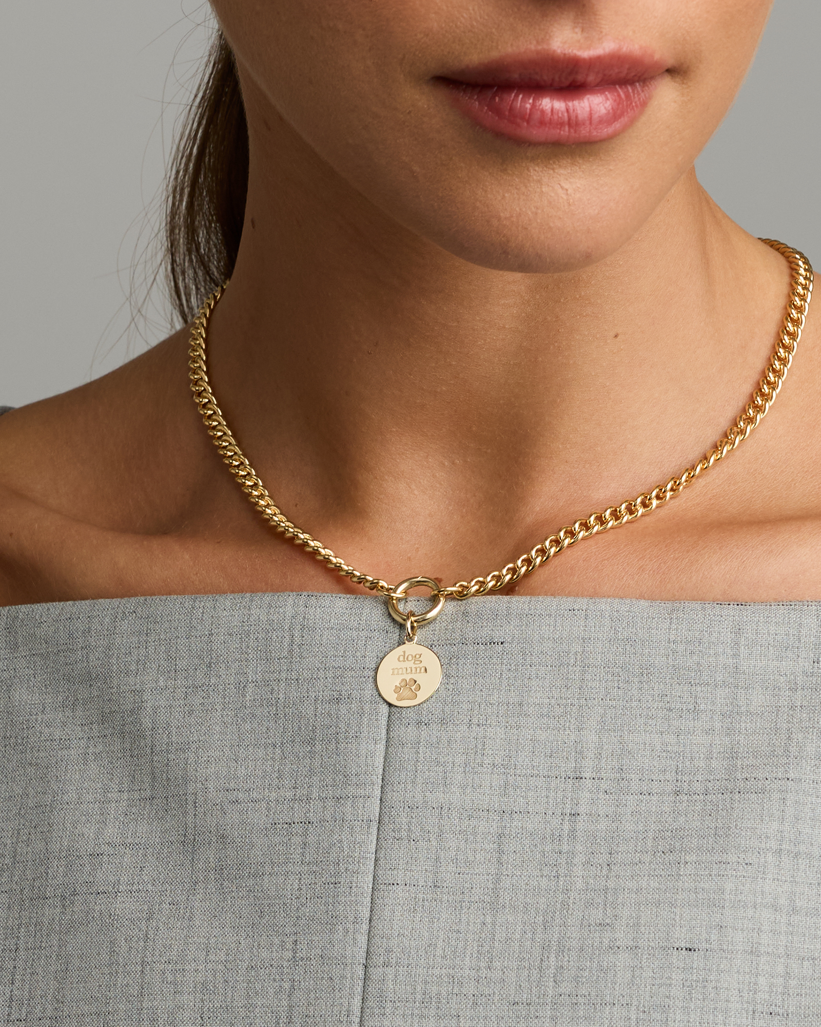 Dog Mum Engravable Pendant in 10kt Yellow Gold