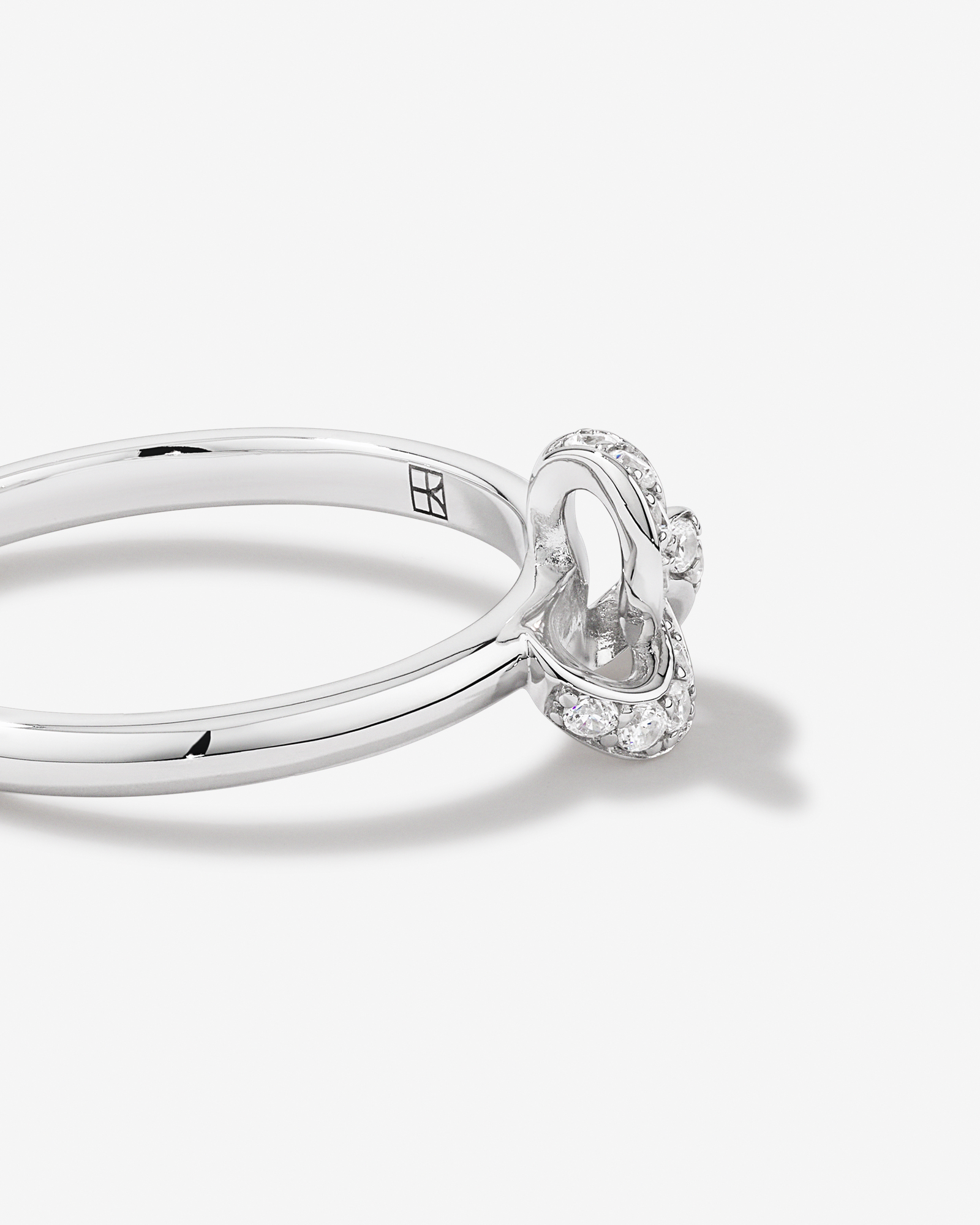 Bague Nœud En Zircon Cubique Avec Bande Fendue En Argent Sterling