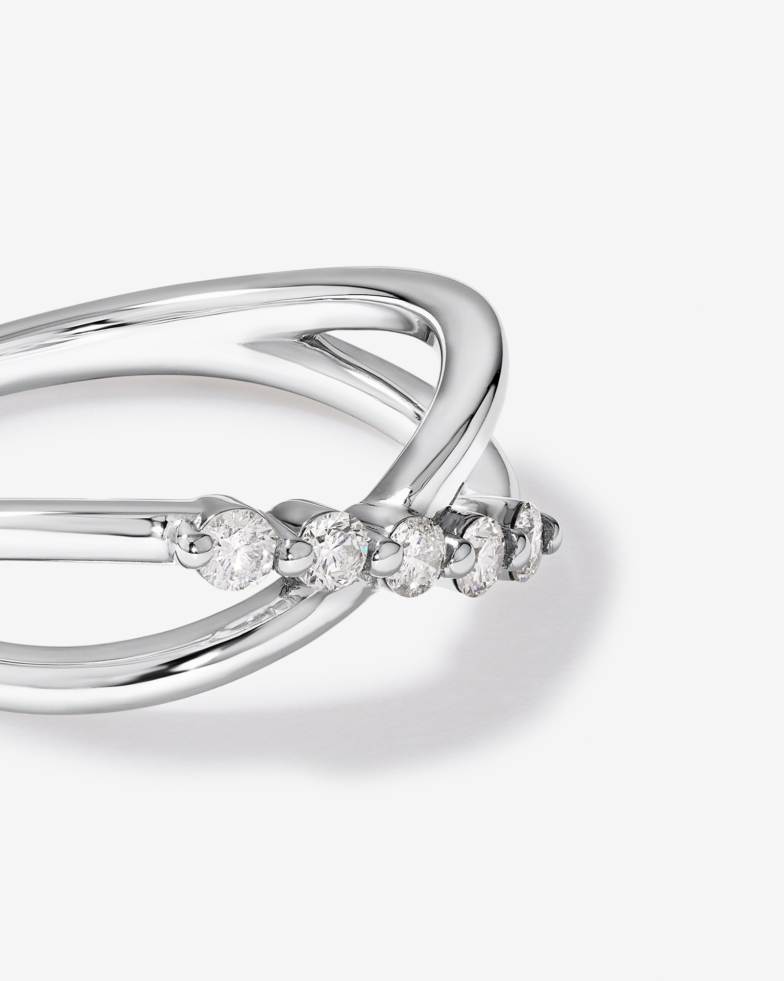 0.20 Carat TW Round Brilliant Diamond Crossover Ring in Sterling Silver