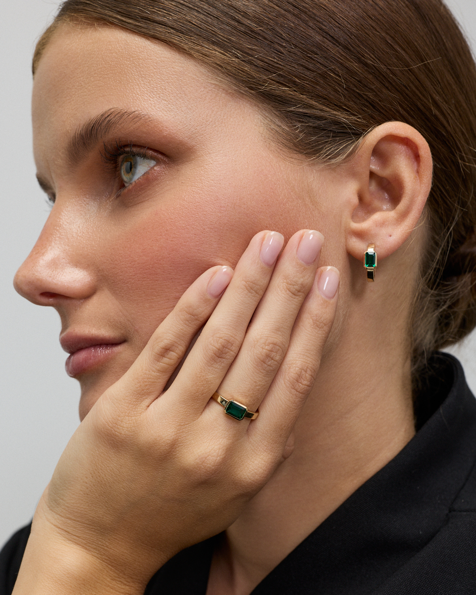 Created Emerald Bezel Ring 10kt Yellow Gold