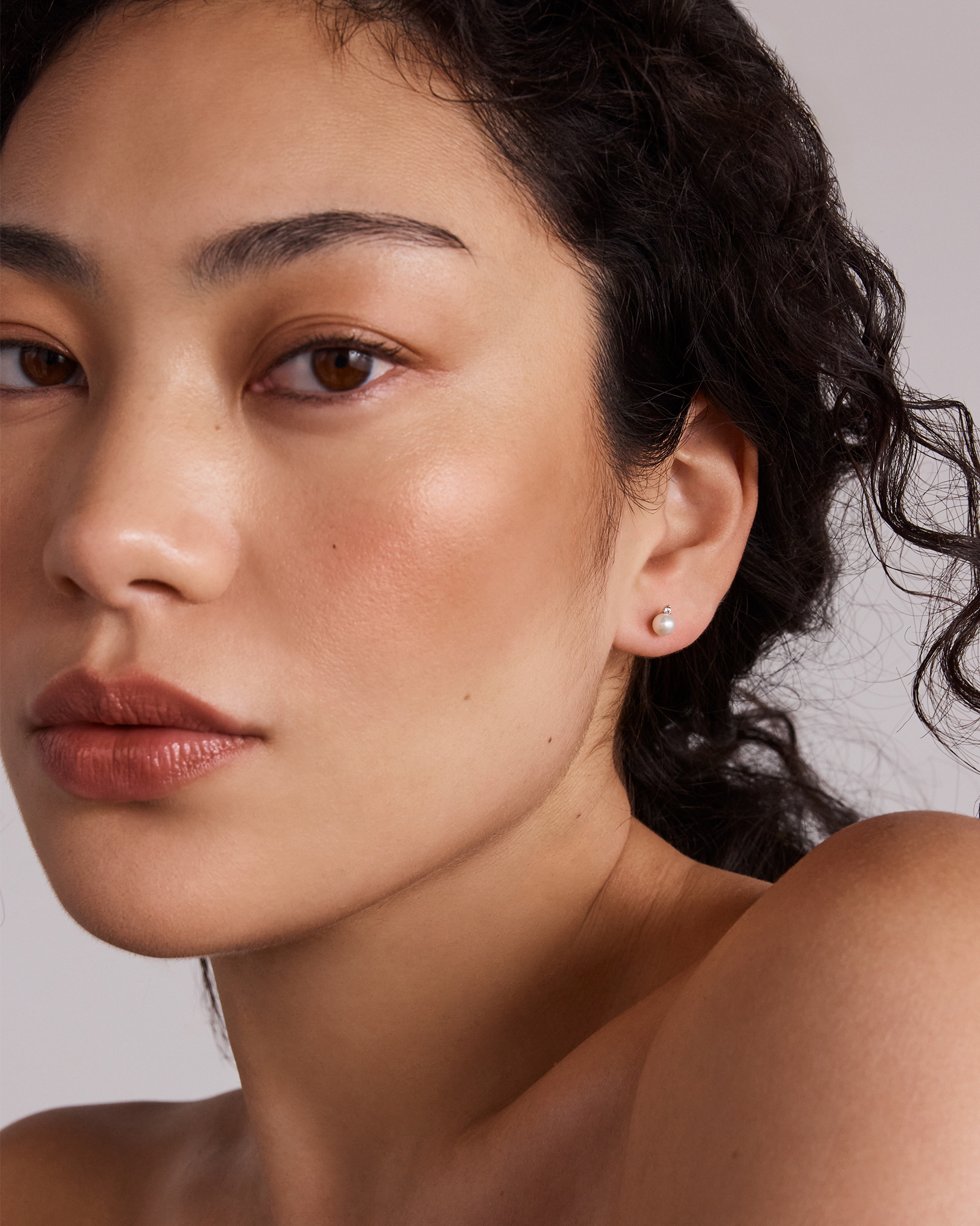 Boucles D’Oreilles À Tige Avec Perle D’Eau Douce De Culture 5 Mm Et Diamant En Argent Sterling