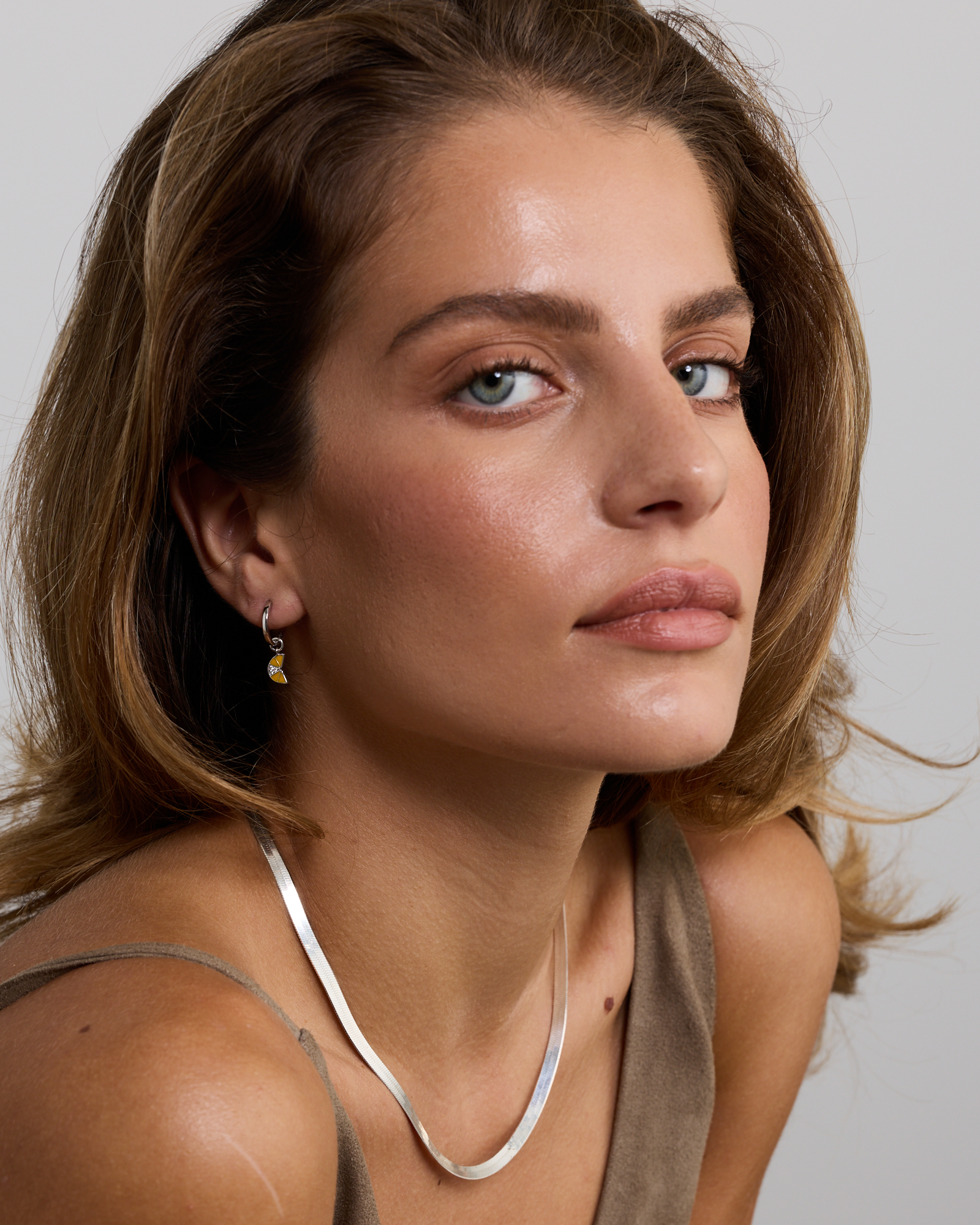 Charme de boucle d’oreille citron en argent sterling